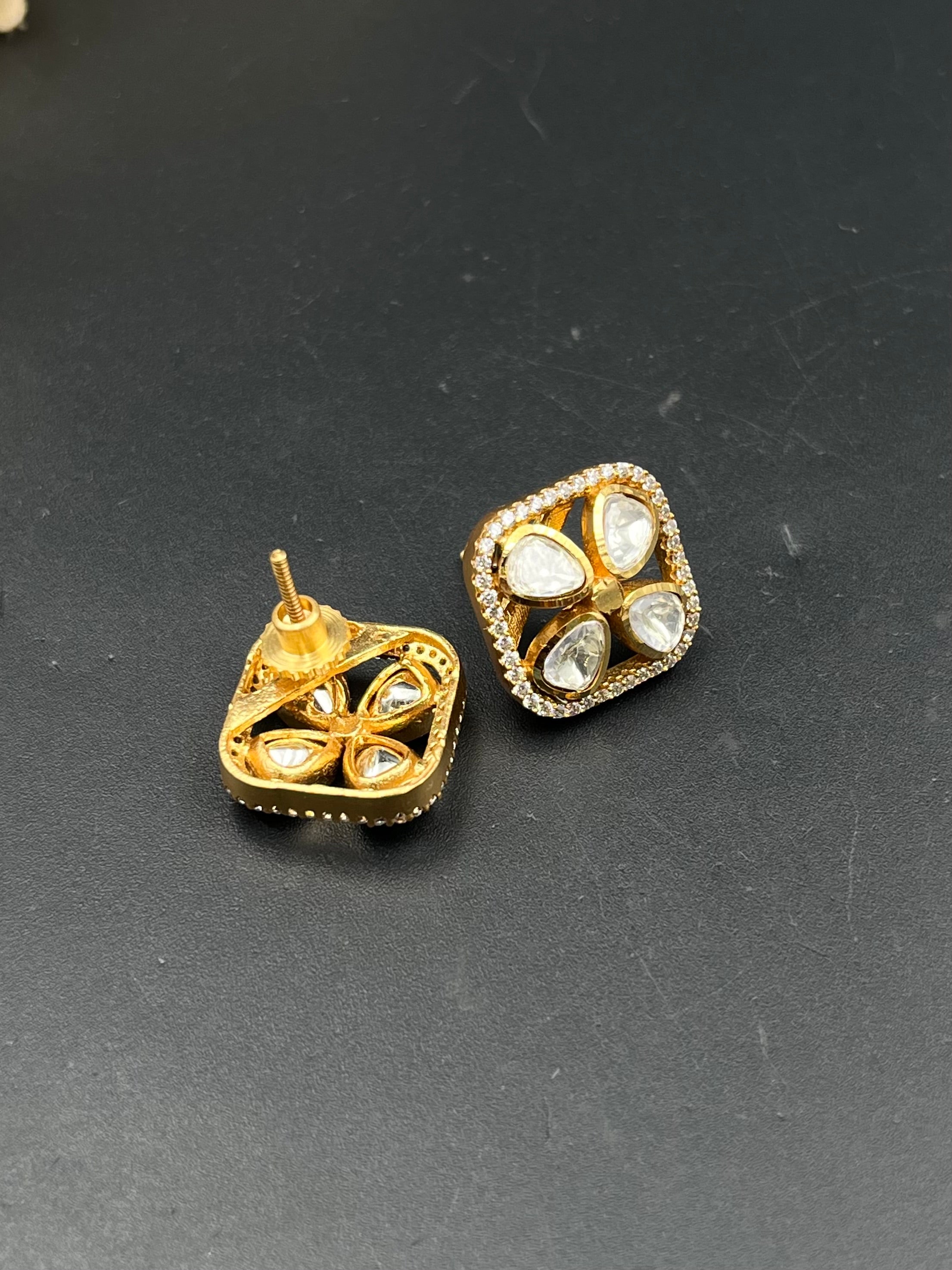 AIZA EARRING