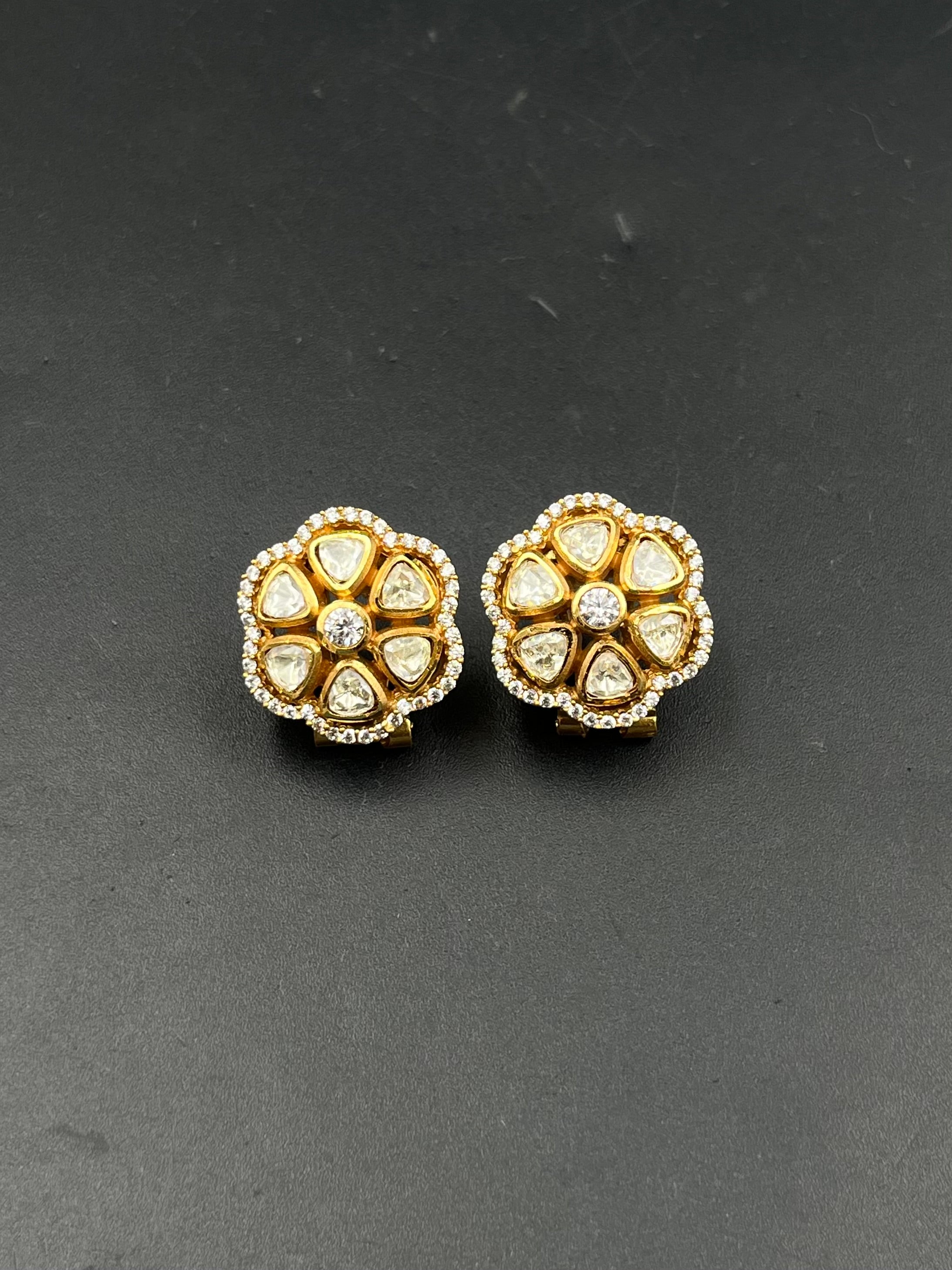 AMIRA EARRING