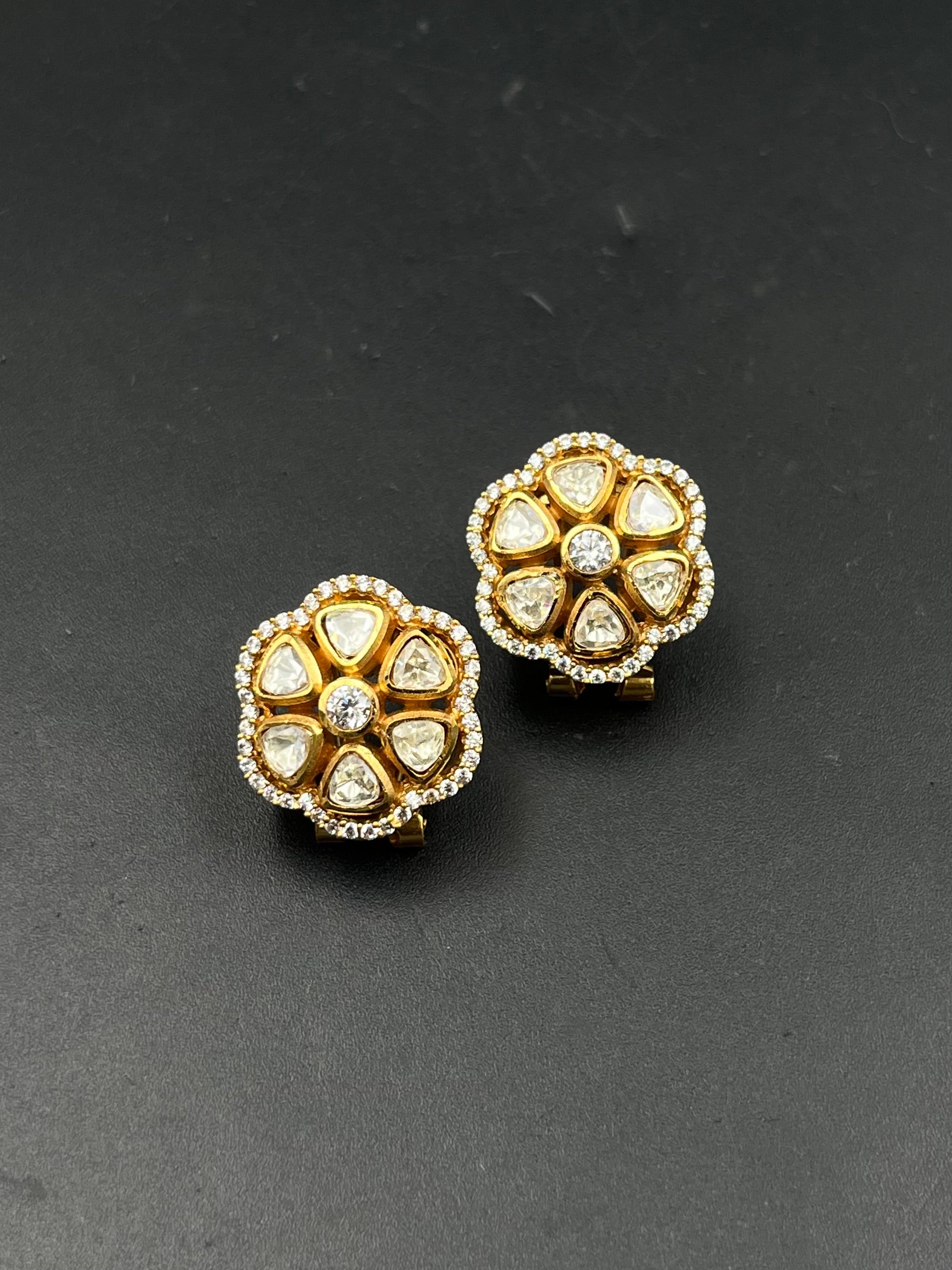 AMIRA EARRING