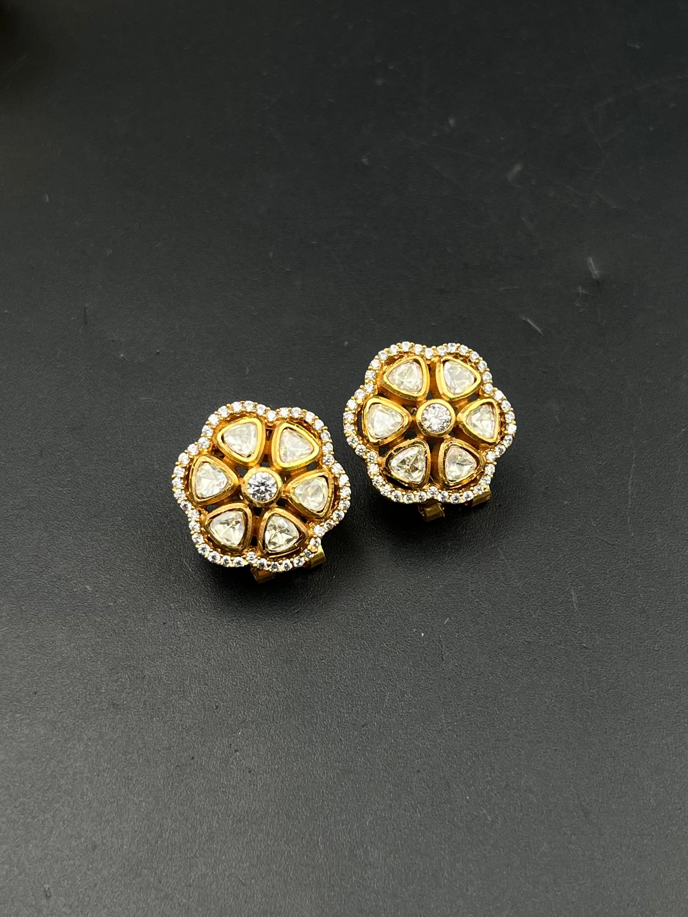 AMIRA EARRING