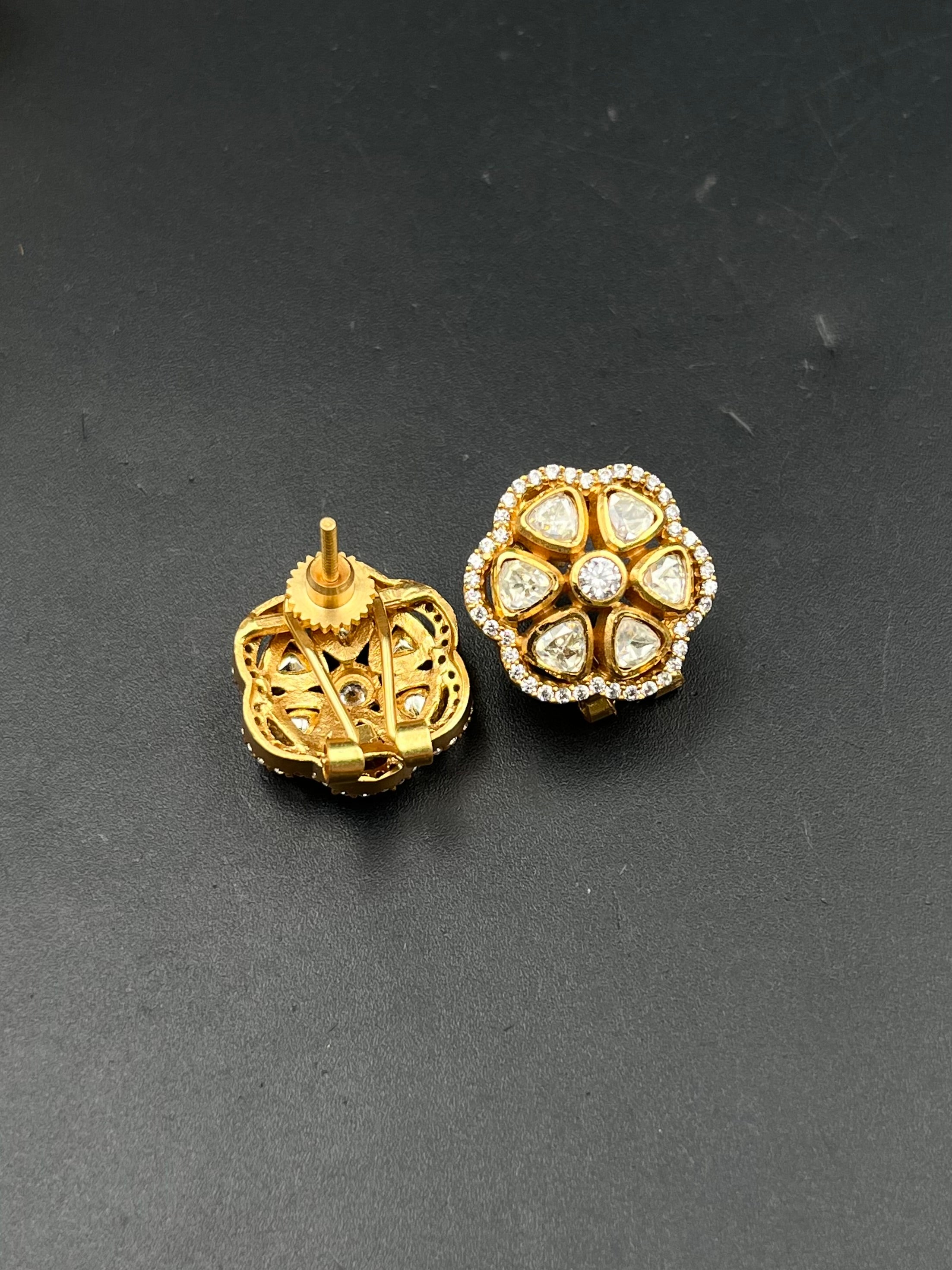 AMIRA EARRING