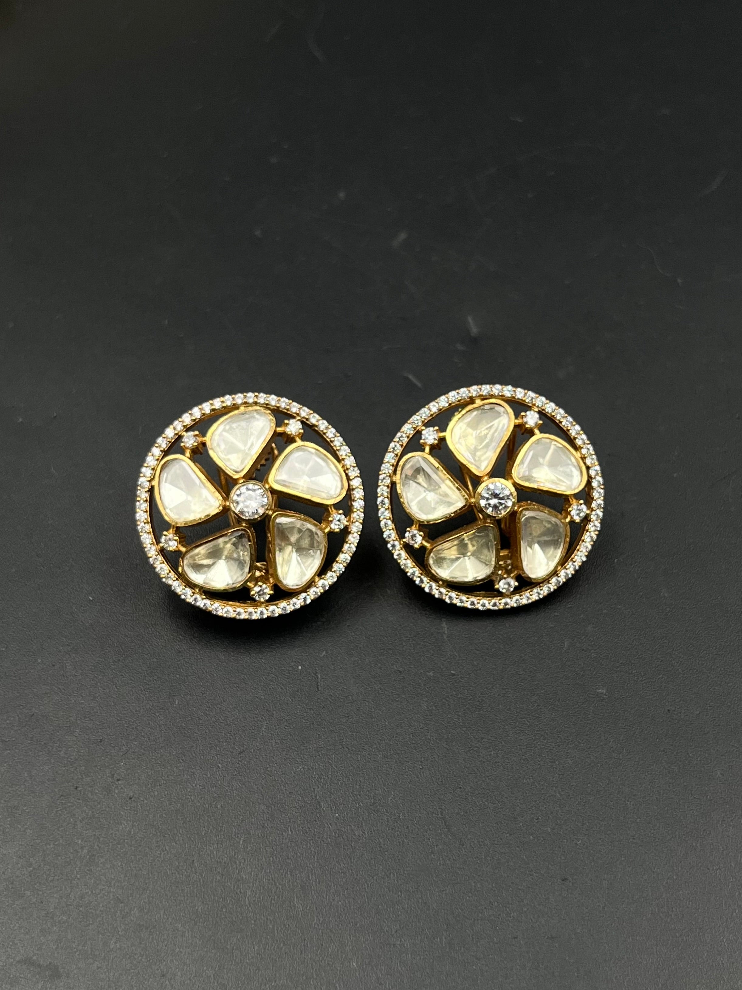 MAYSA EARRING