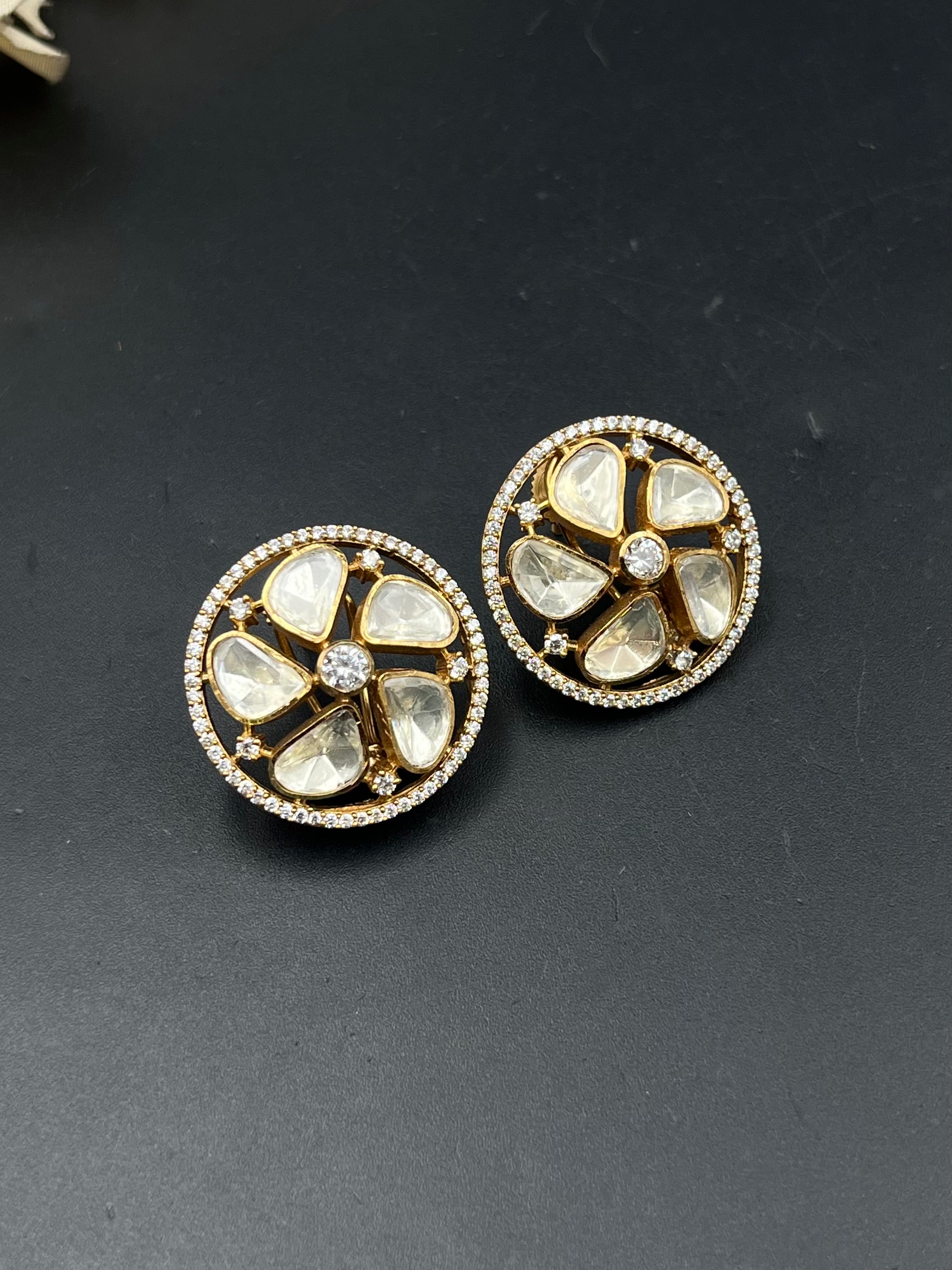 MAYSA EARRING