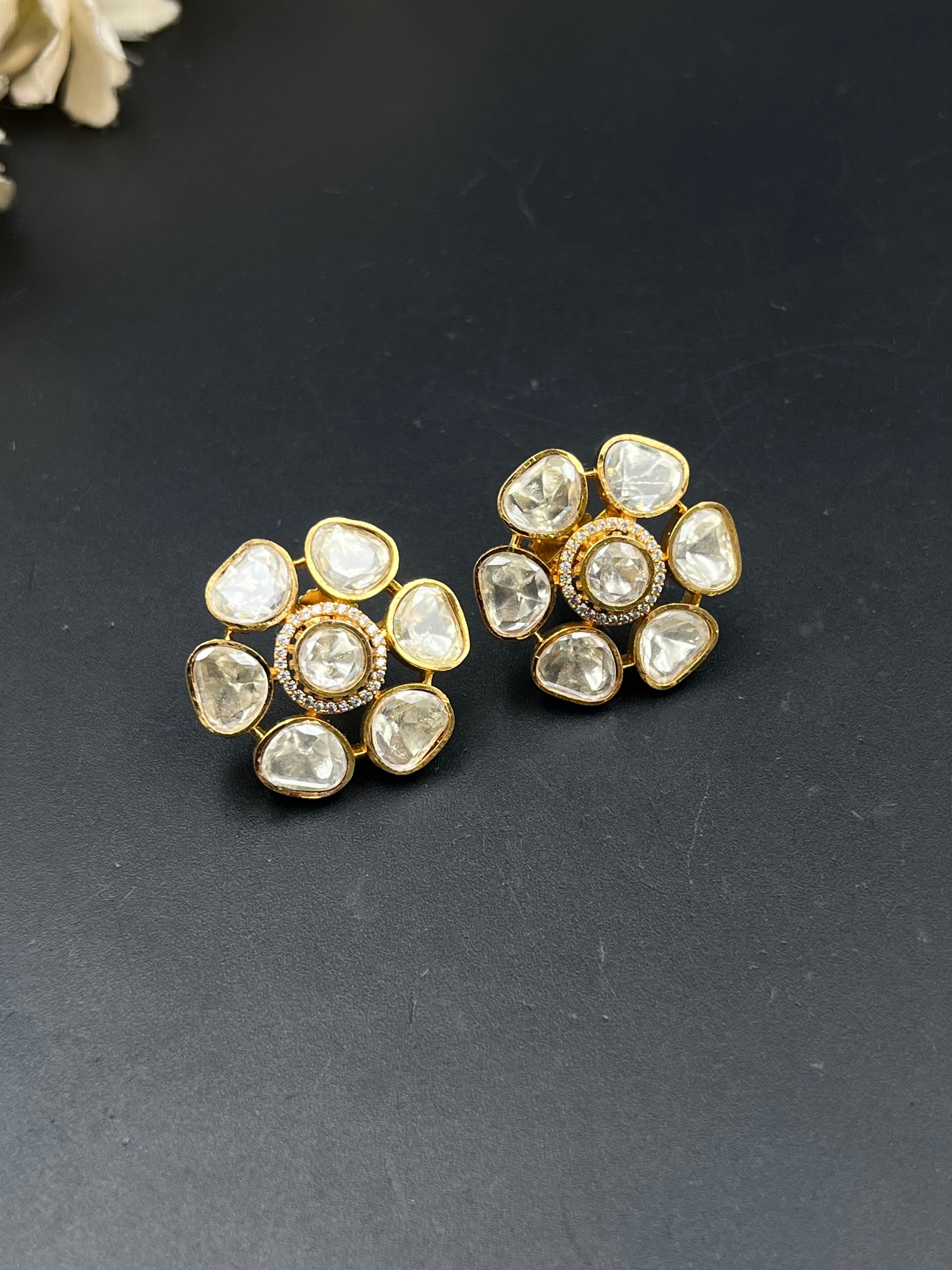 SAVITA EARRING
