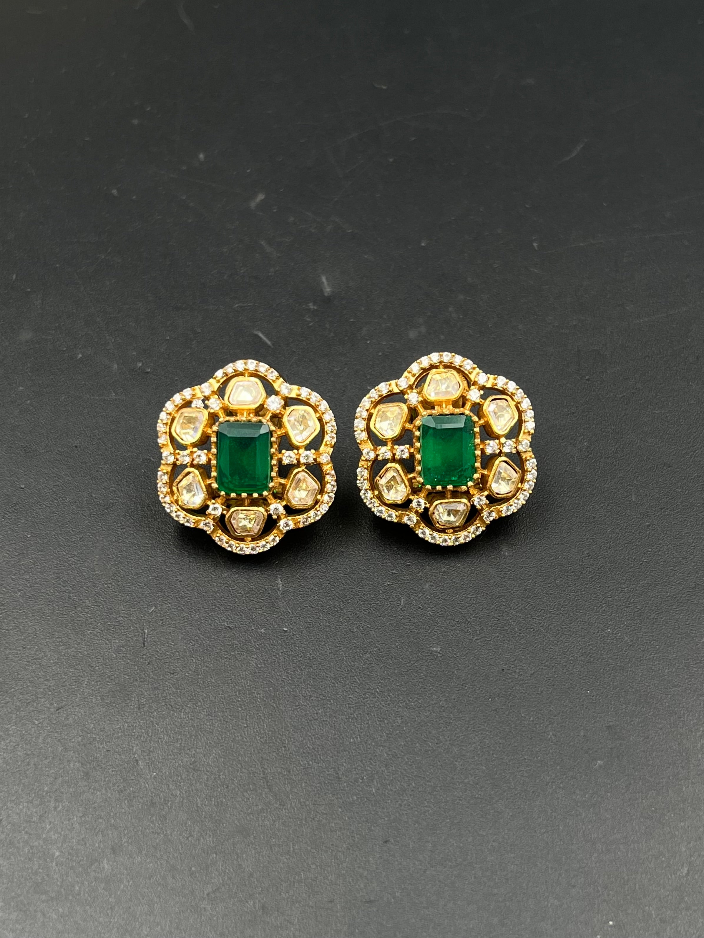 NISHA EARRING