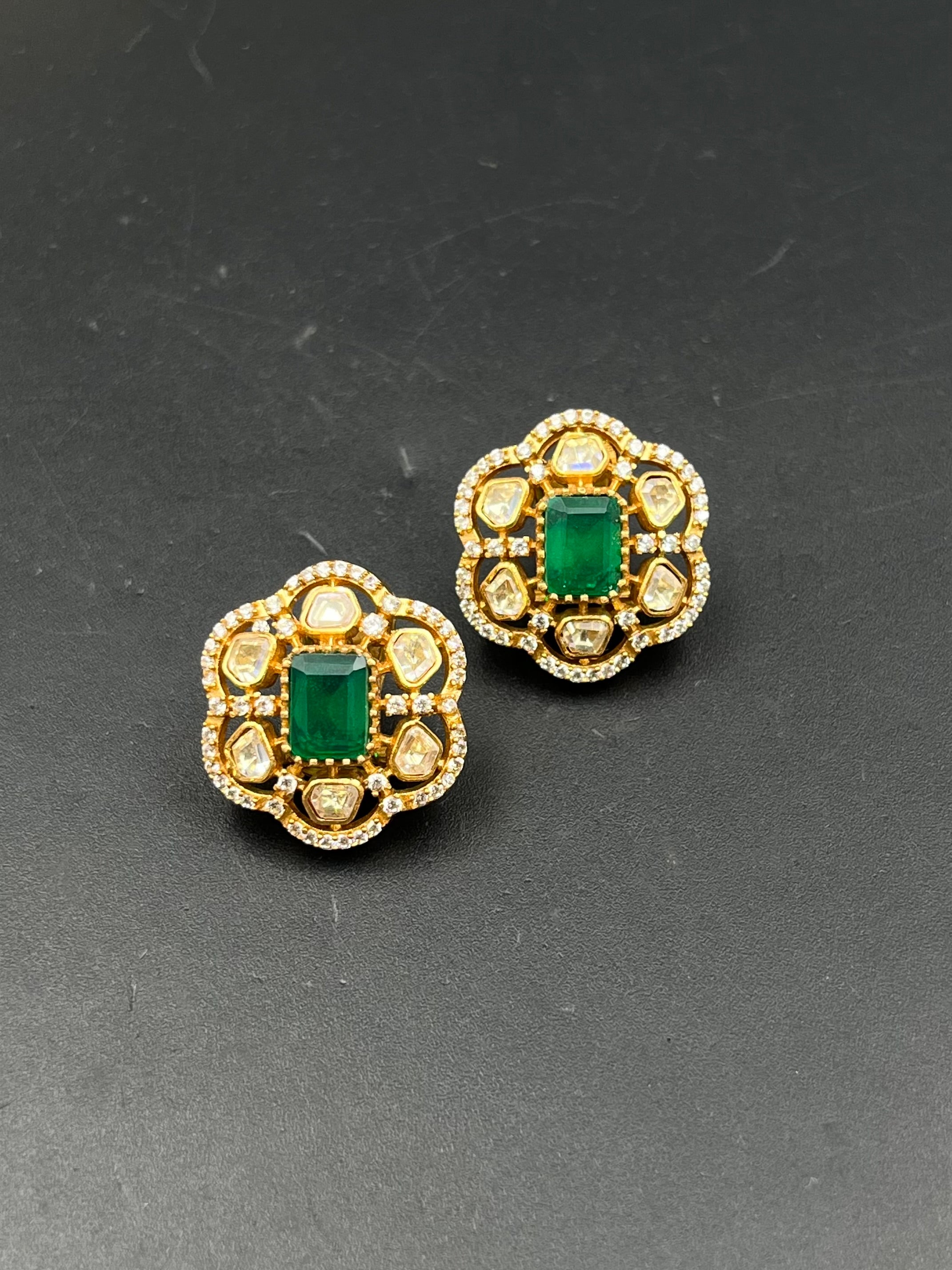 NISHA EARRING