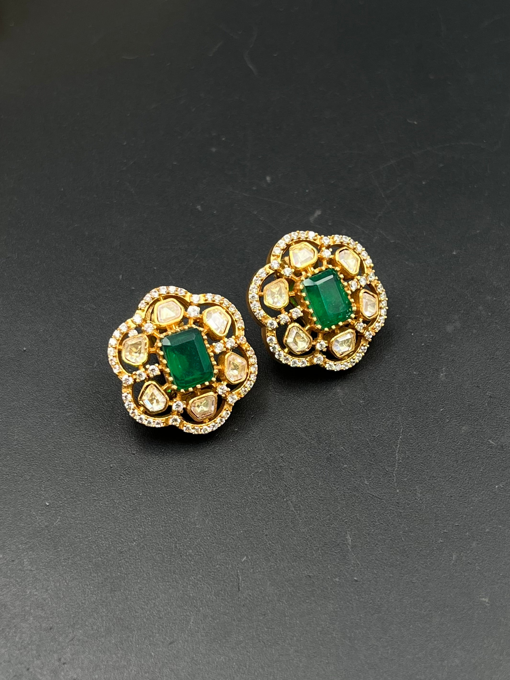 NISHA EARRING