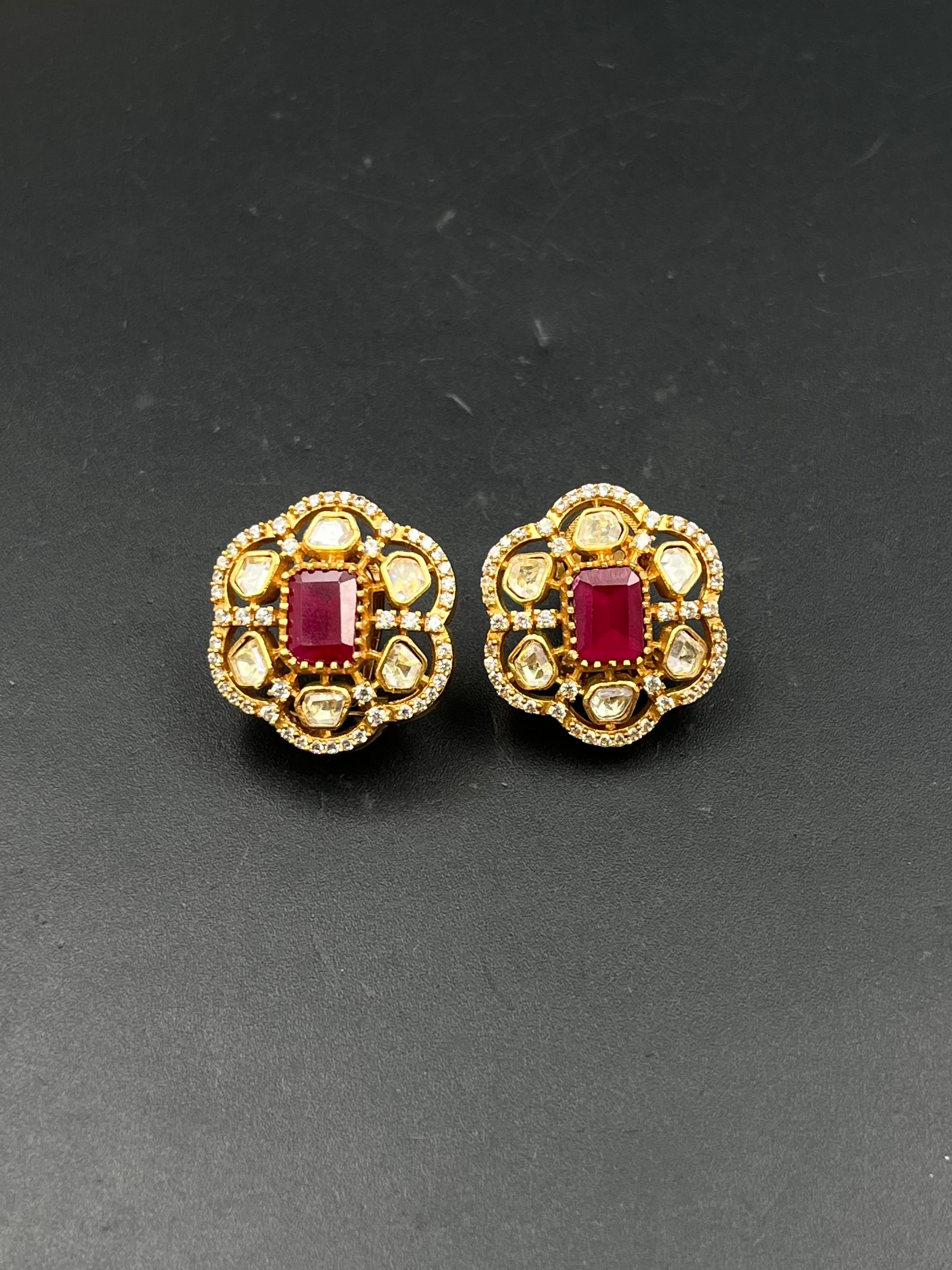 NISHA EARRING