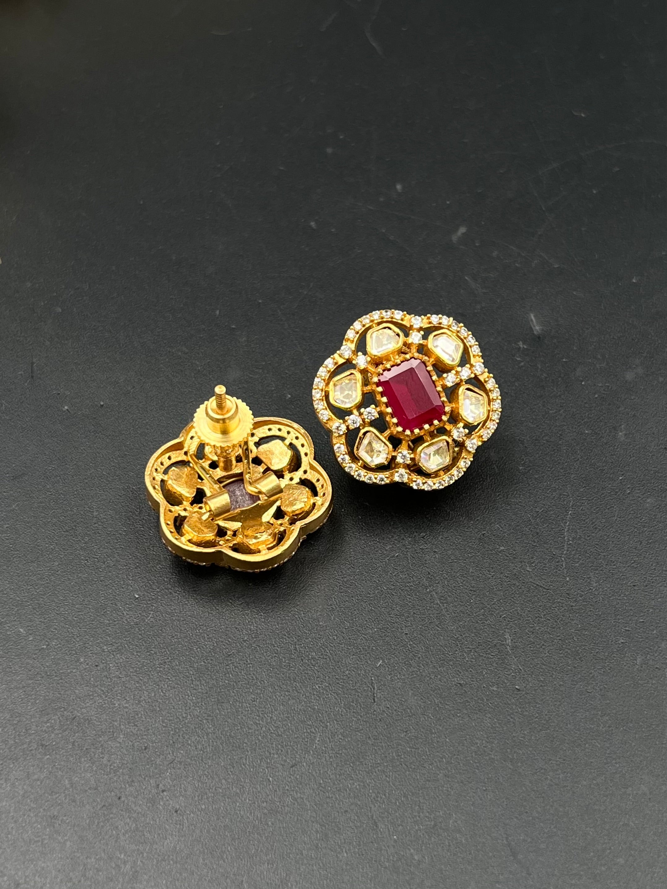 NISHA EARRING