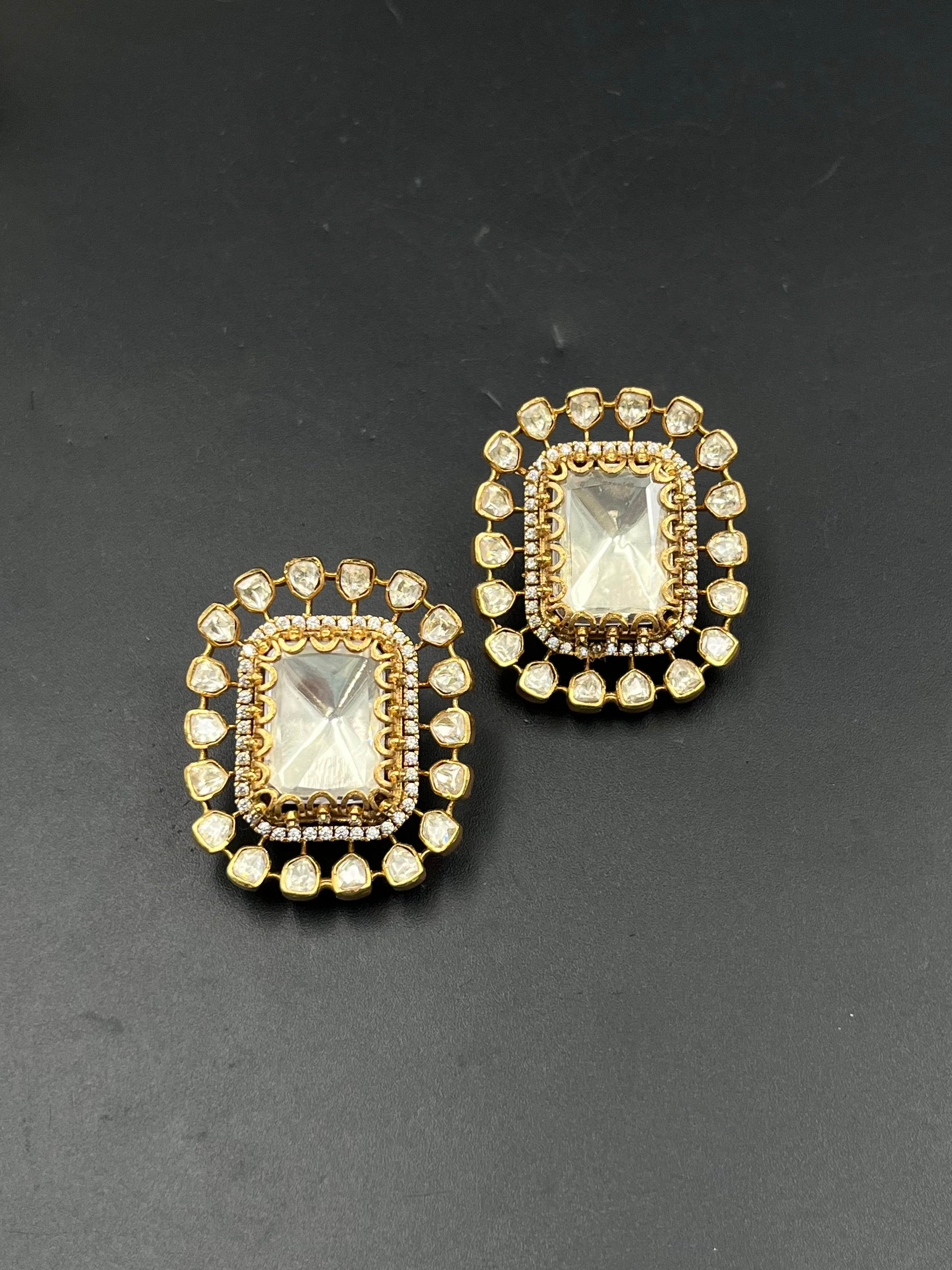 KHUSBU EARRING