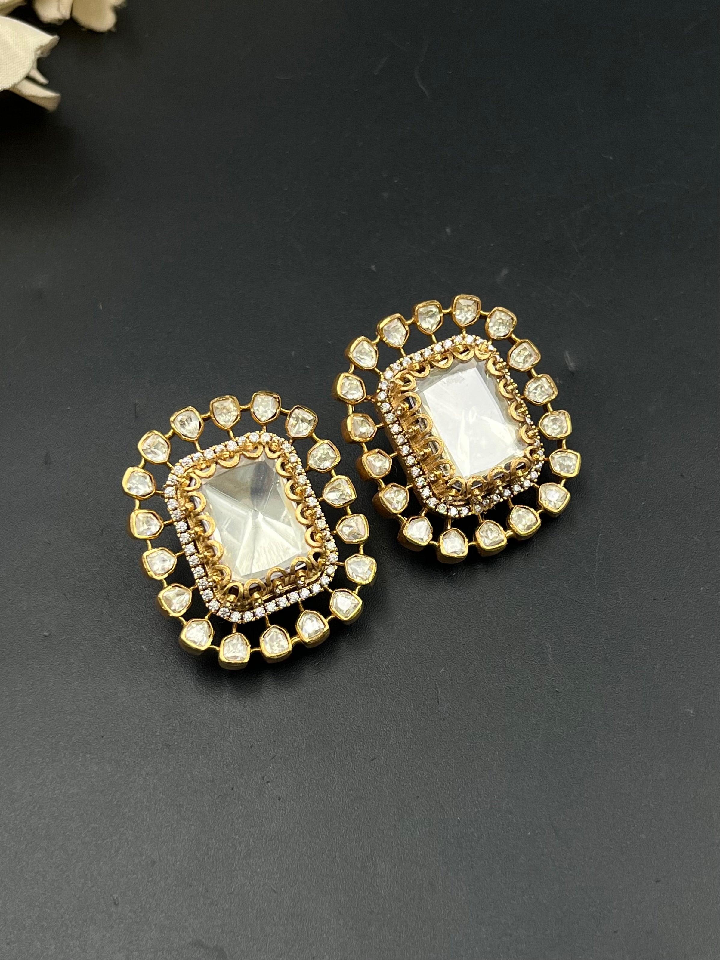 KHUSBU EARRING
