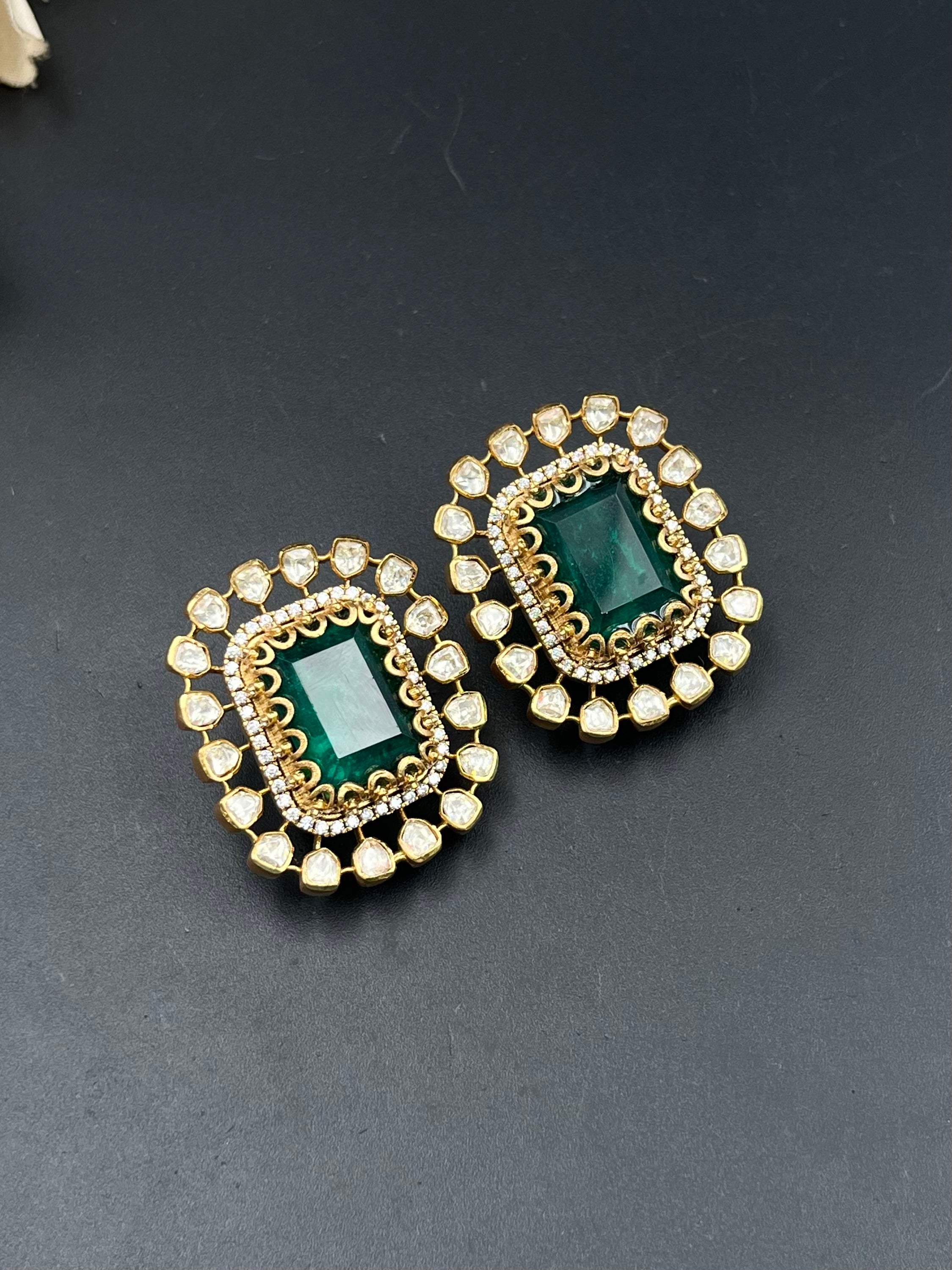 KHUSBU EARRING