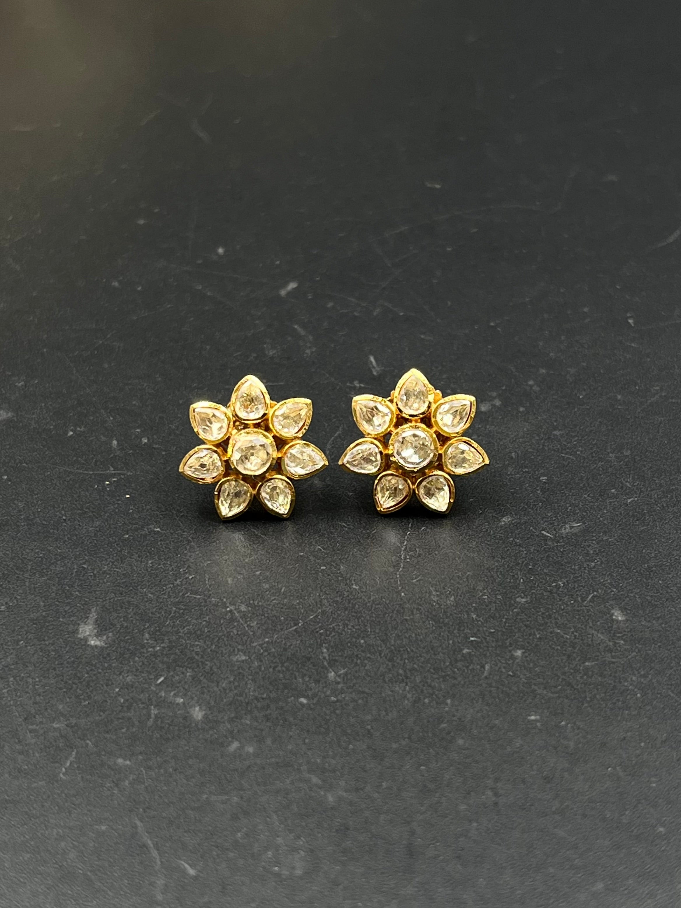 GITA EARRING