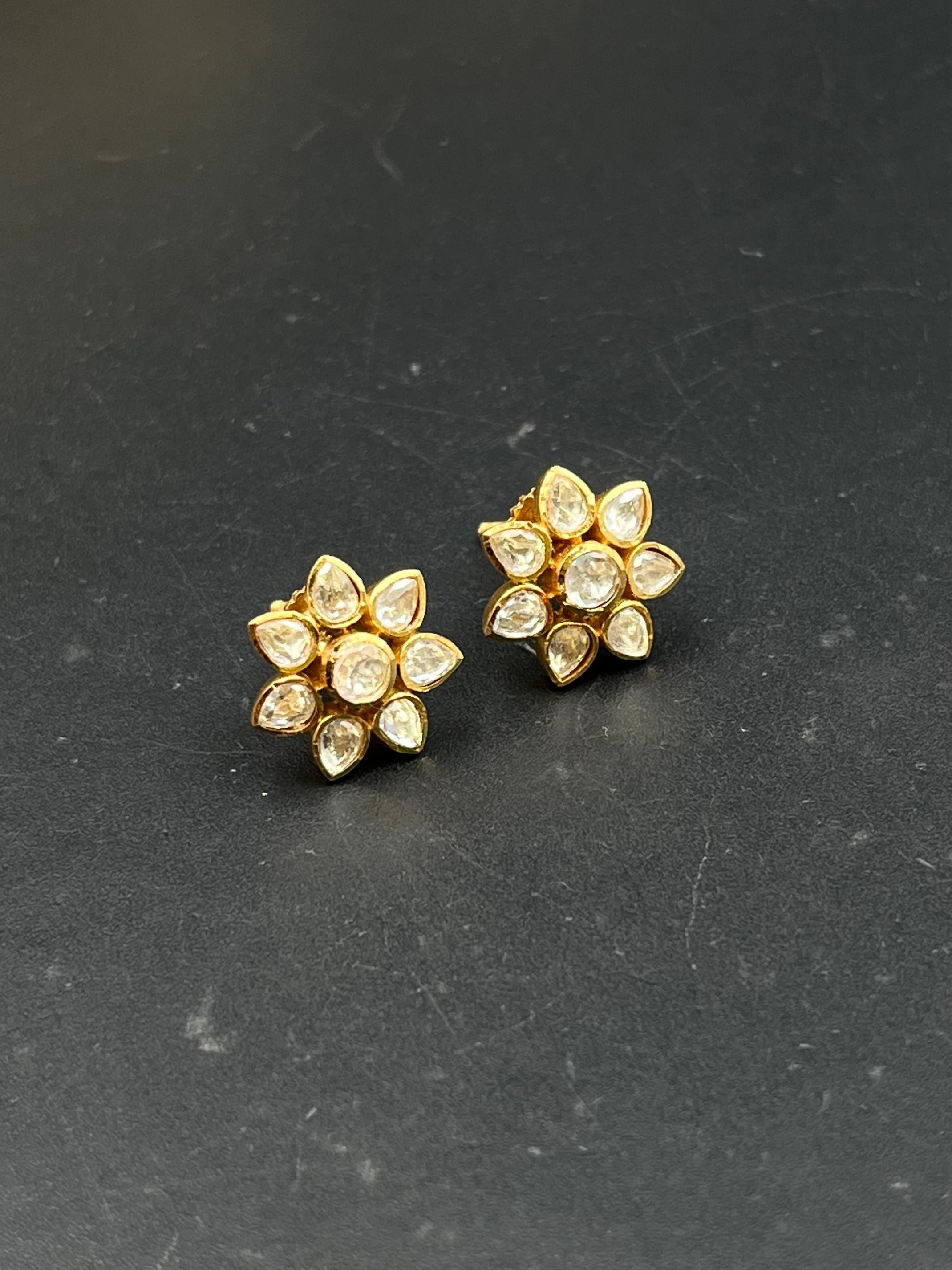 GITA EARRING
