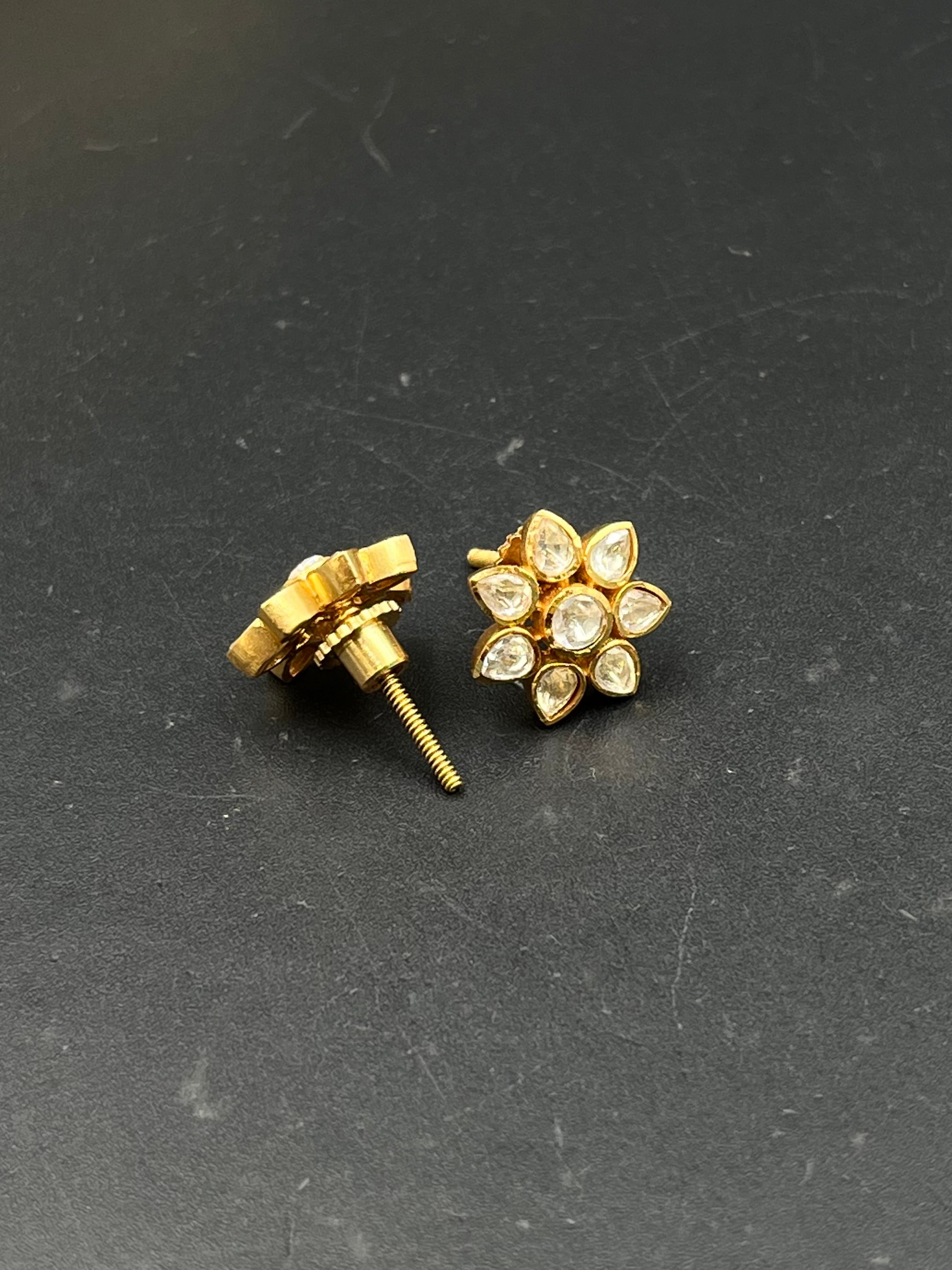 GITA EARRING