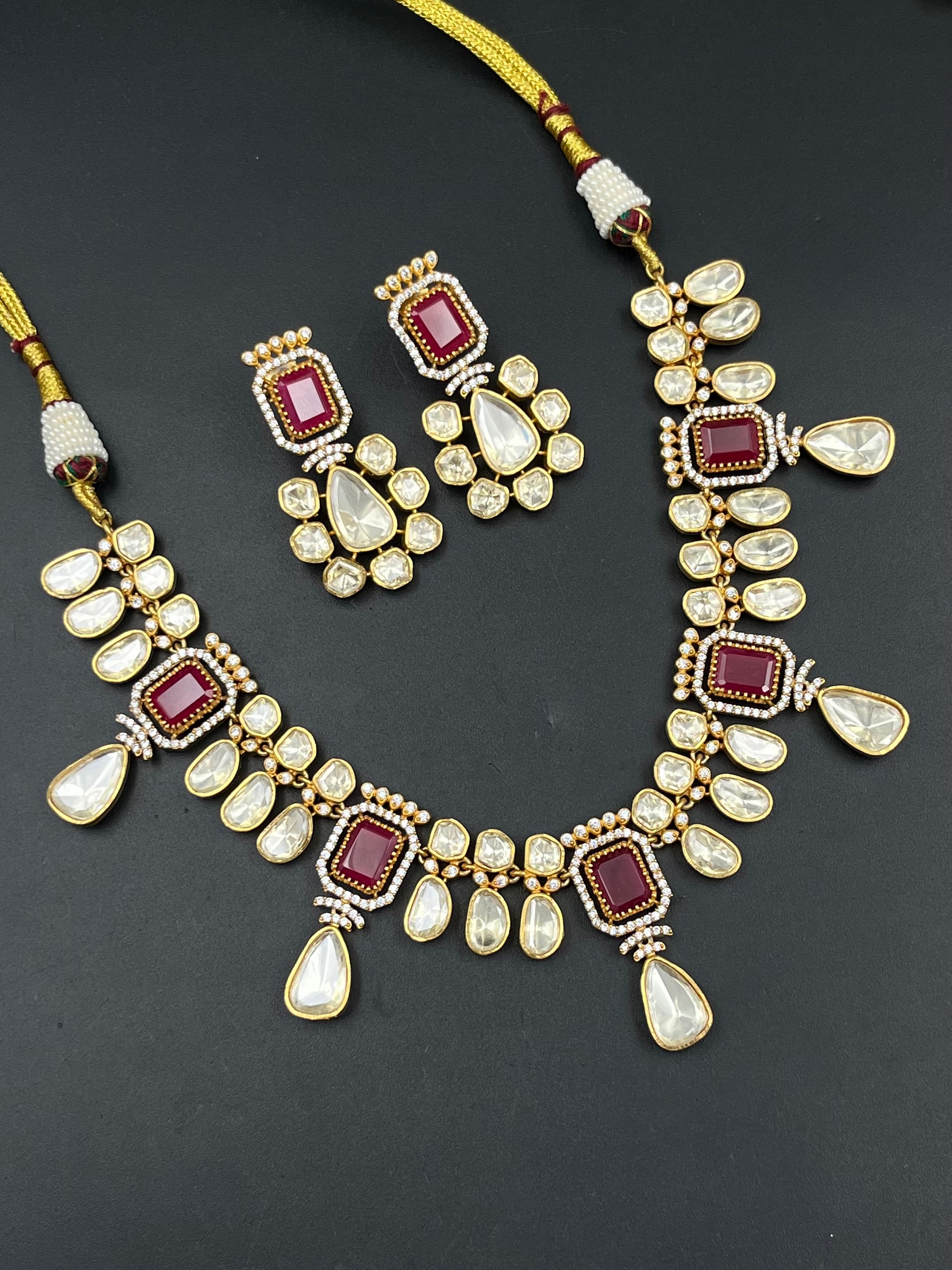 SIYA NECKLACE