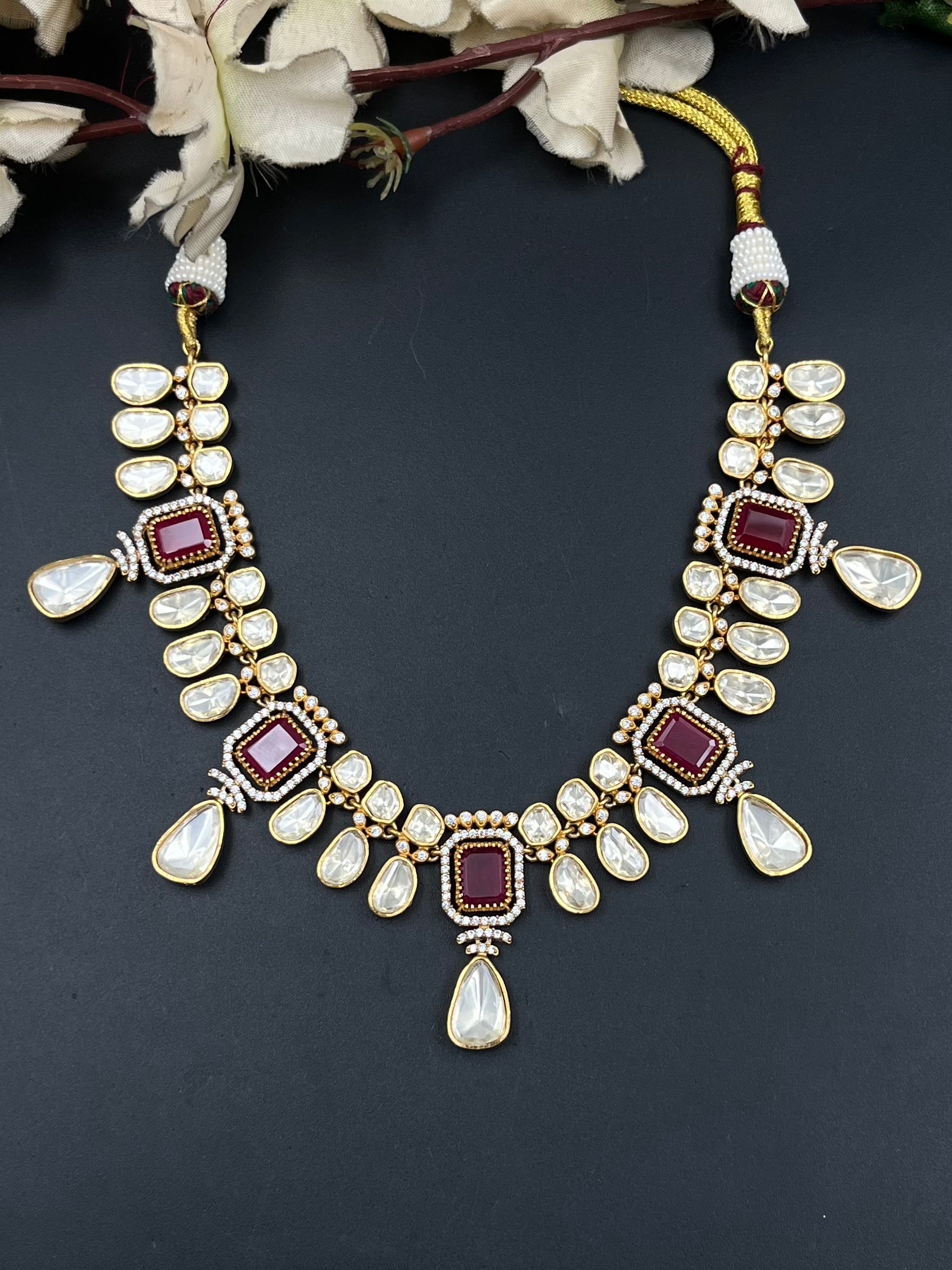 SIYA NECKLACE