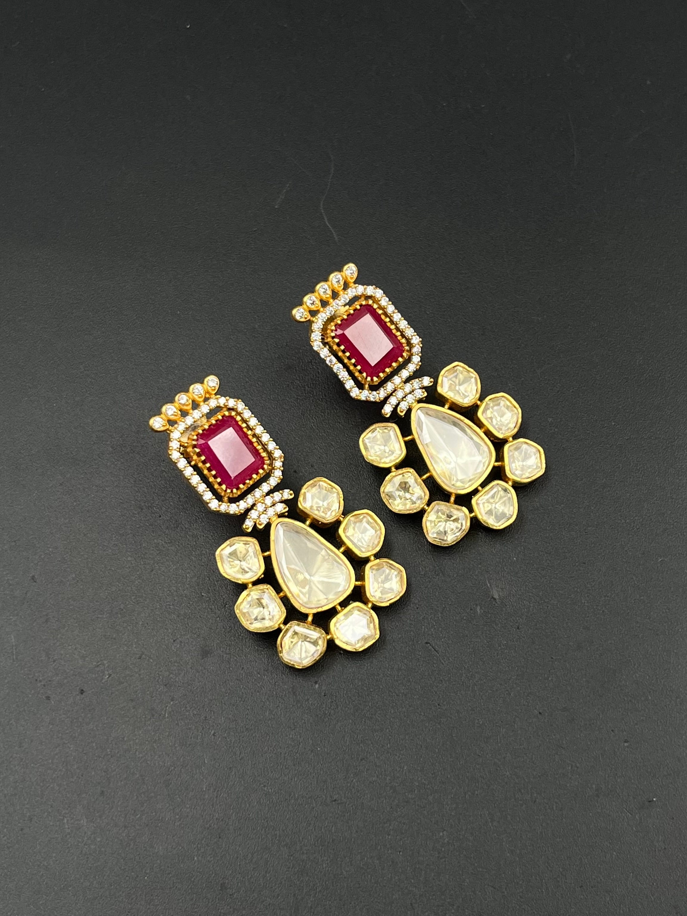 SIYA NECKLACE