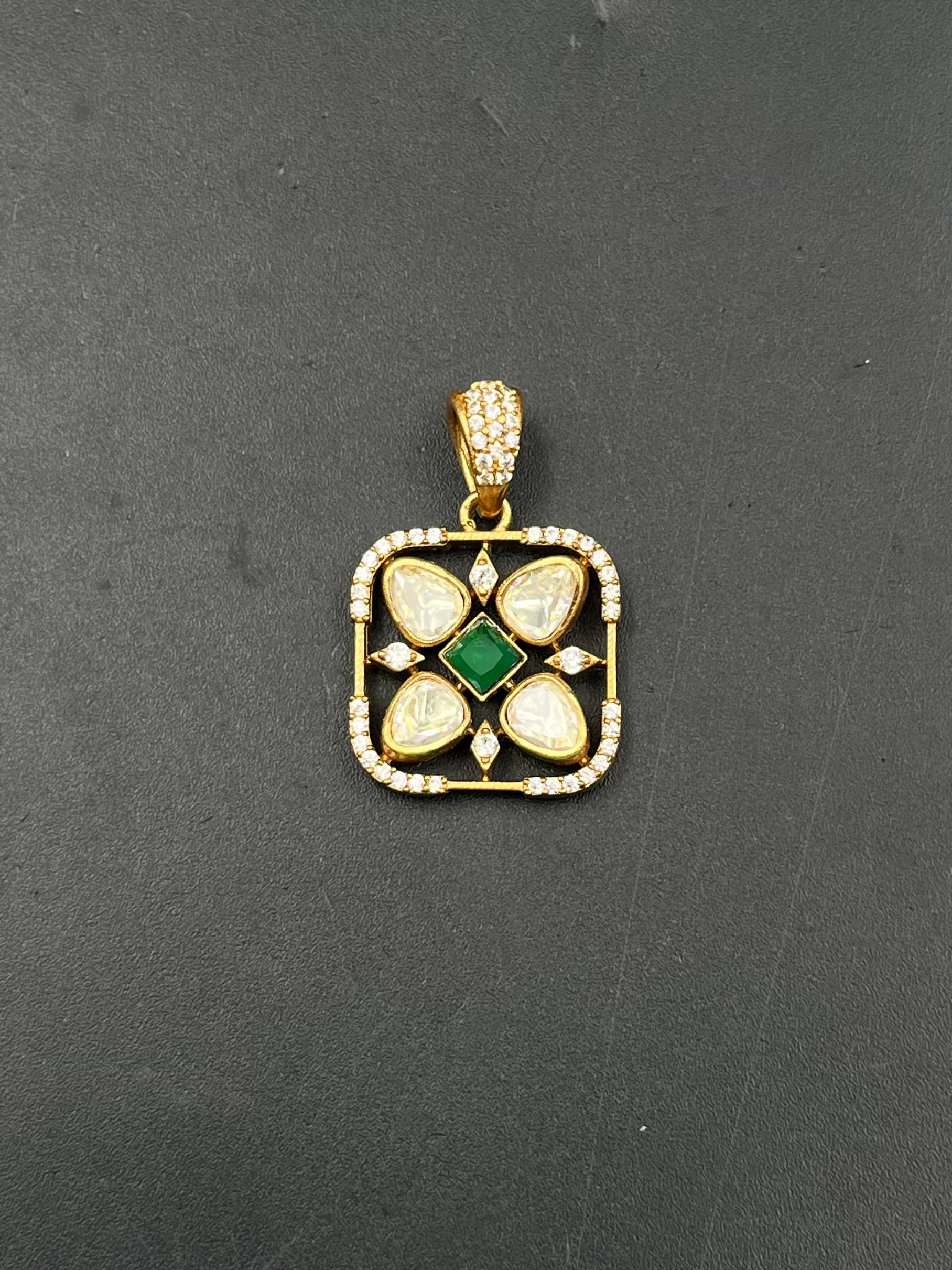 KIYA PENDANT