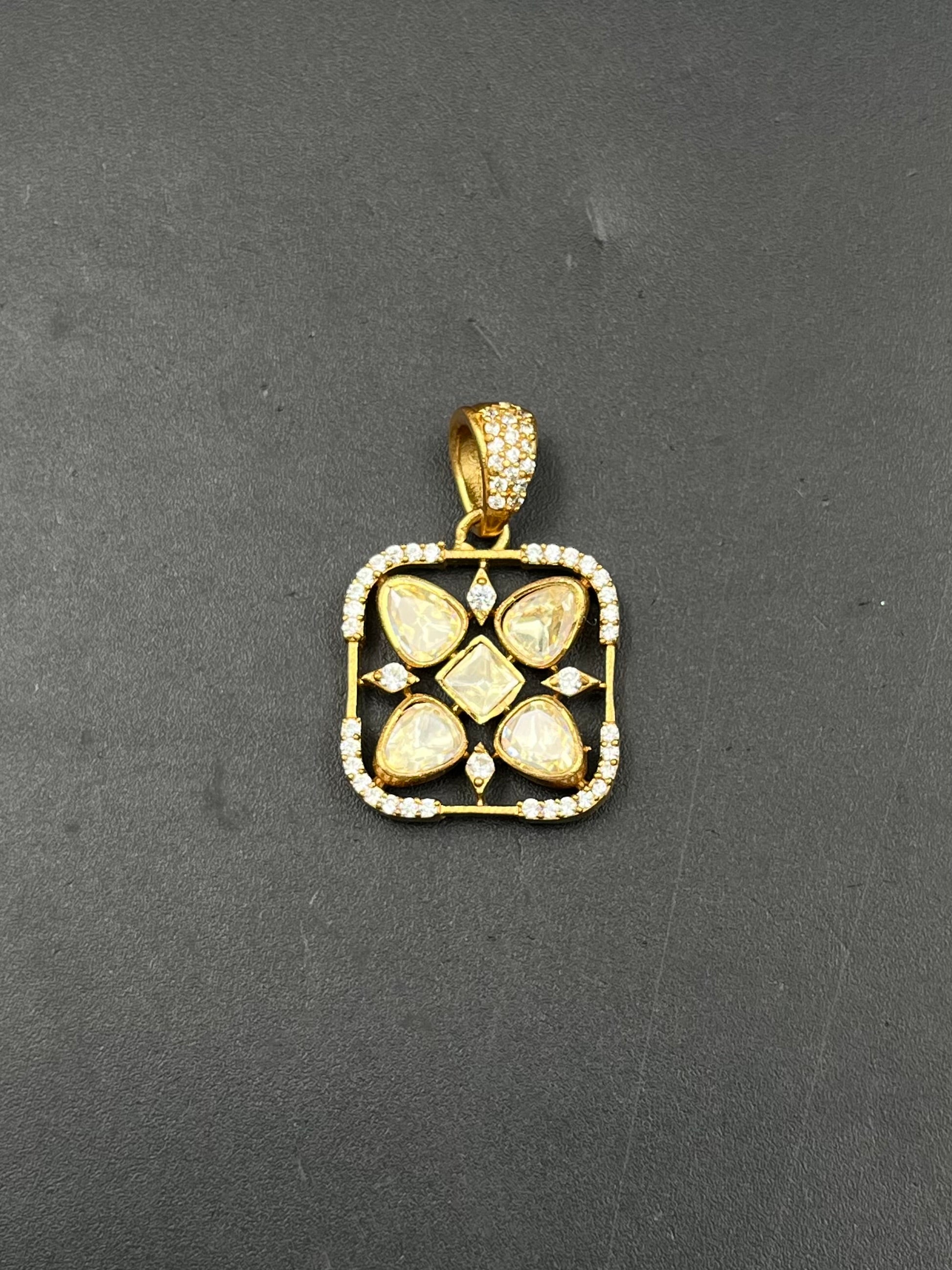 KIYA PENDANT