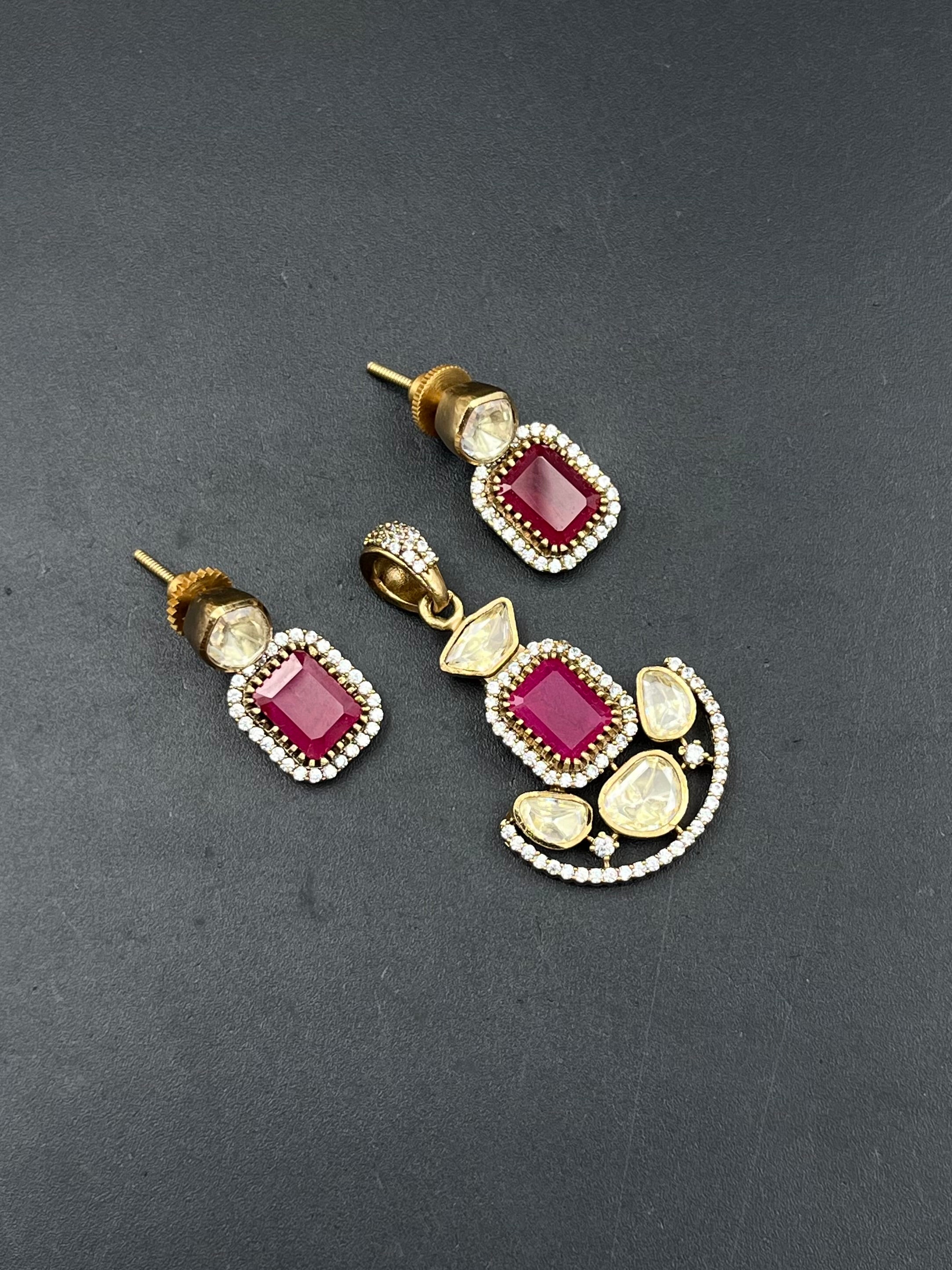 PYARI PENDANT