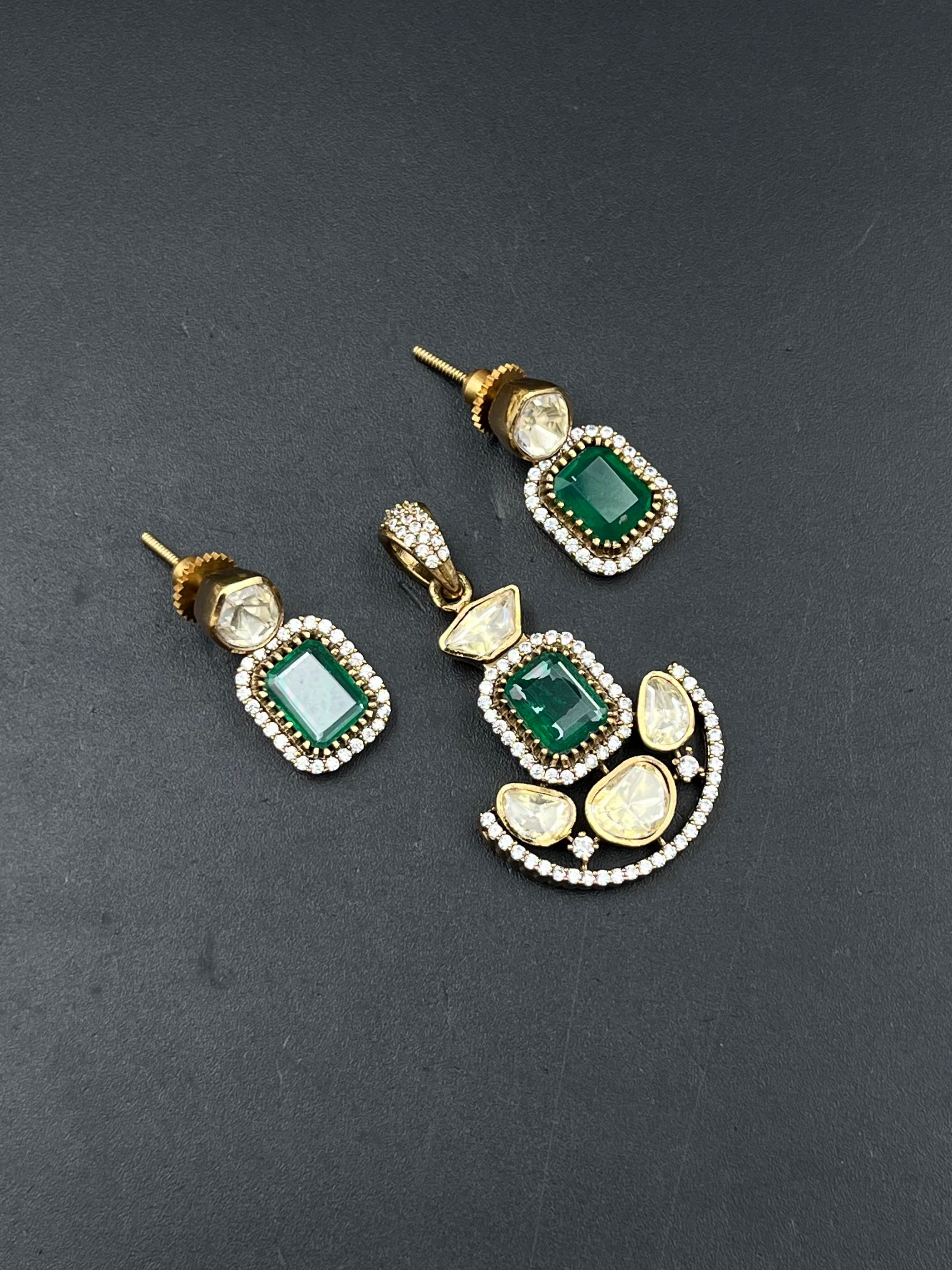 PYARI PENDANT