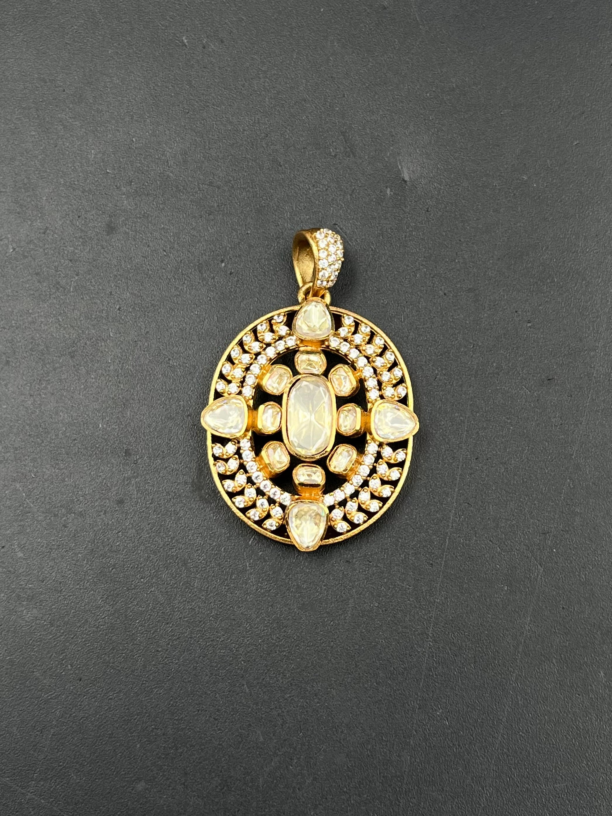JIYA PENDANT