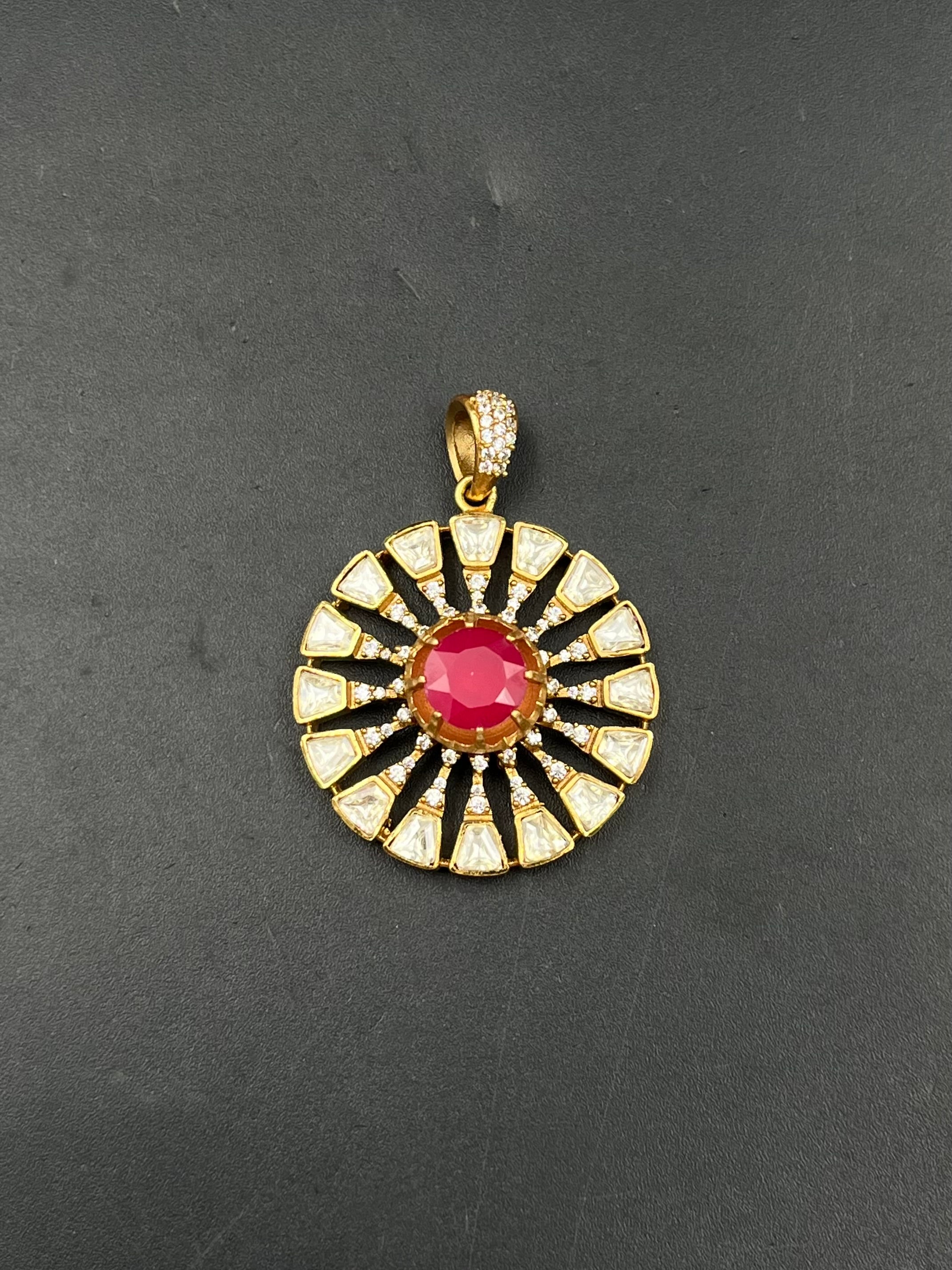 NIYA PENDANT