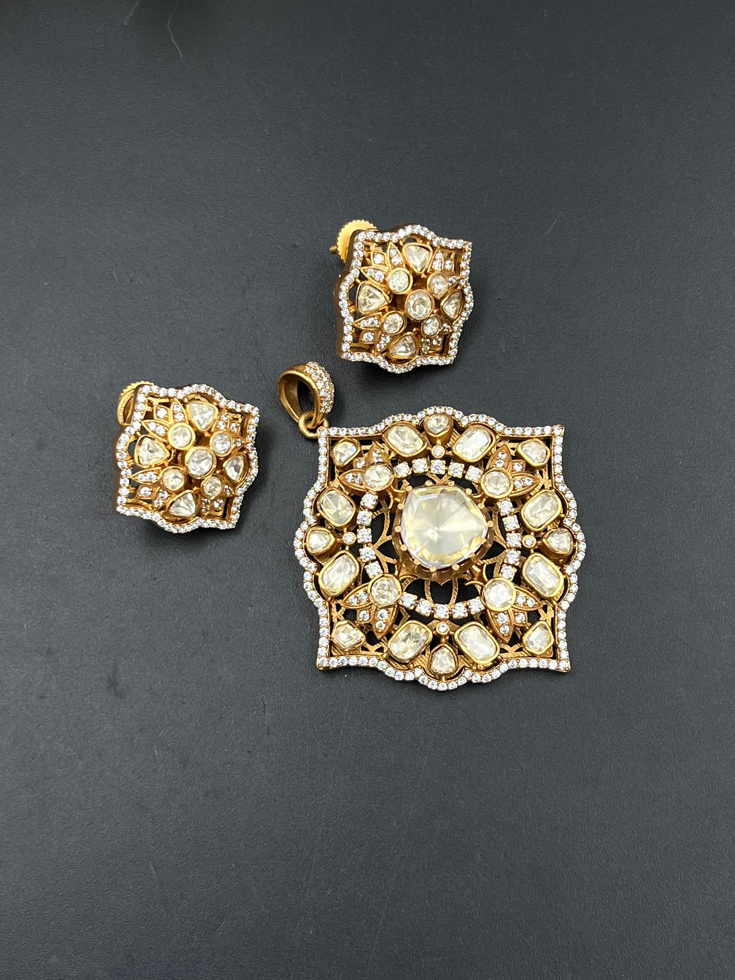 NINA PENDANT