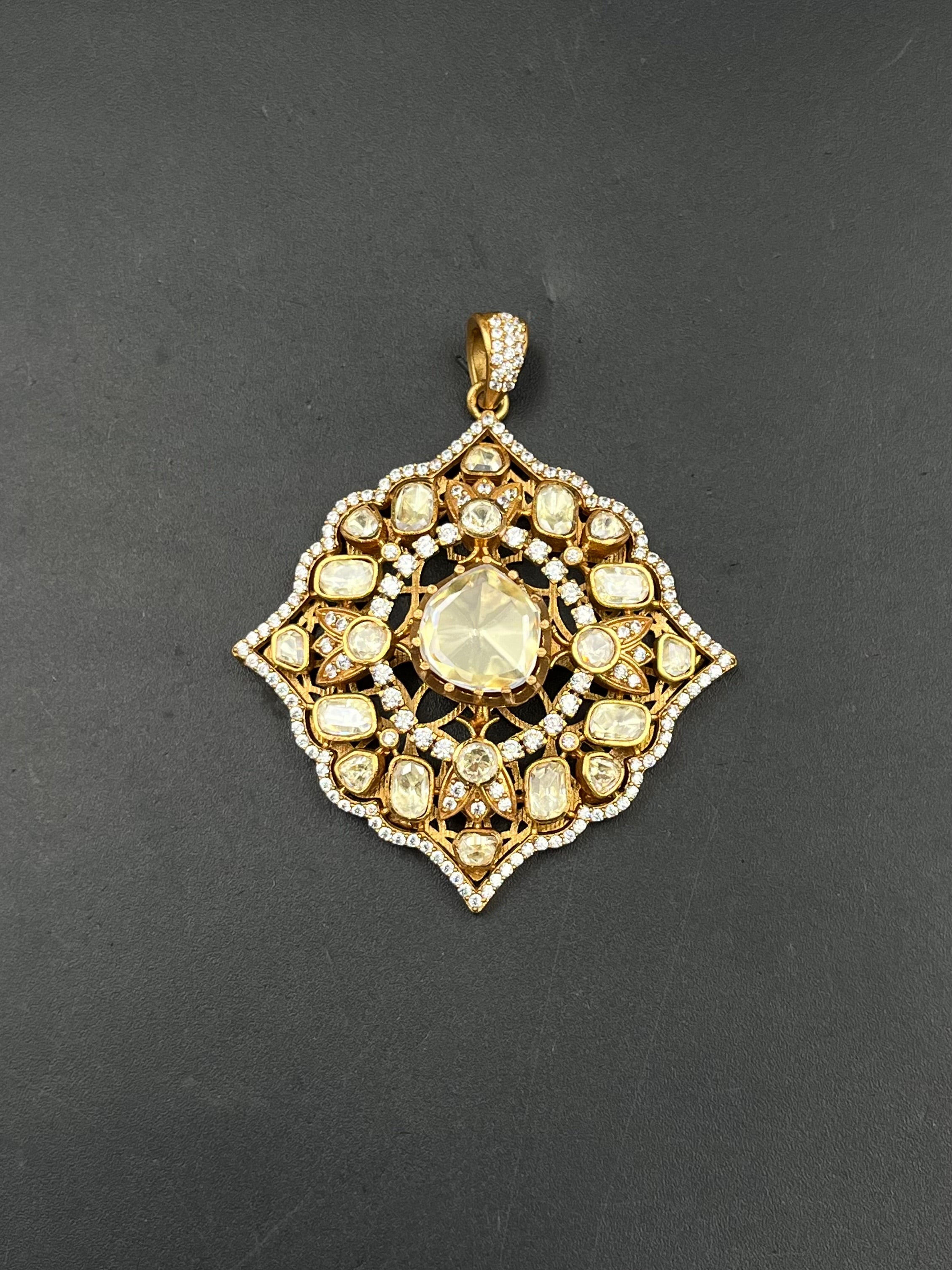 NINA PENDANT