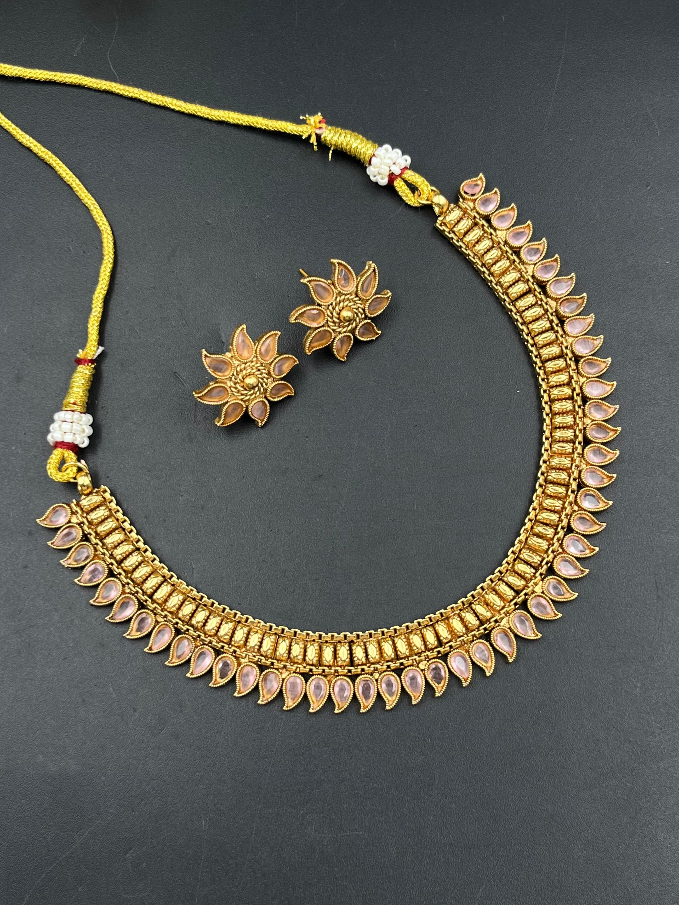 MINU NECKLACE