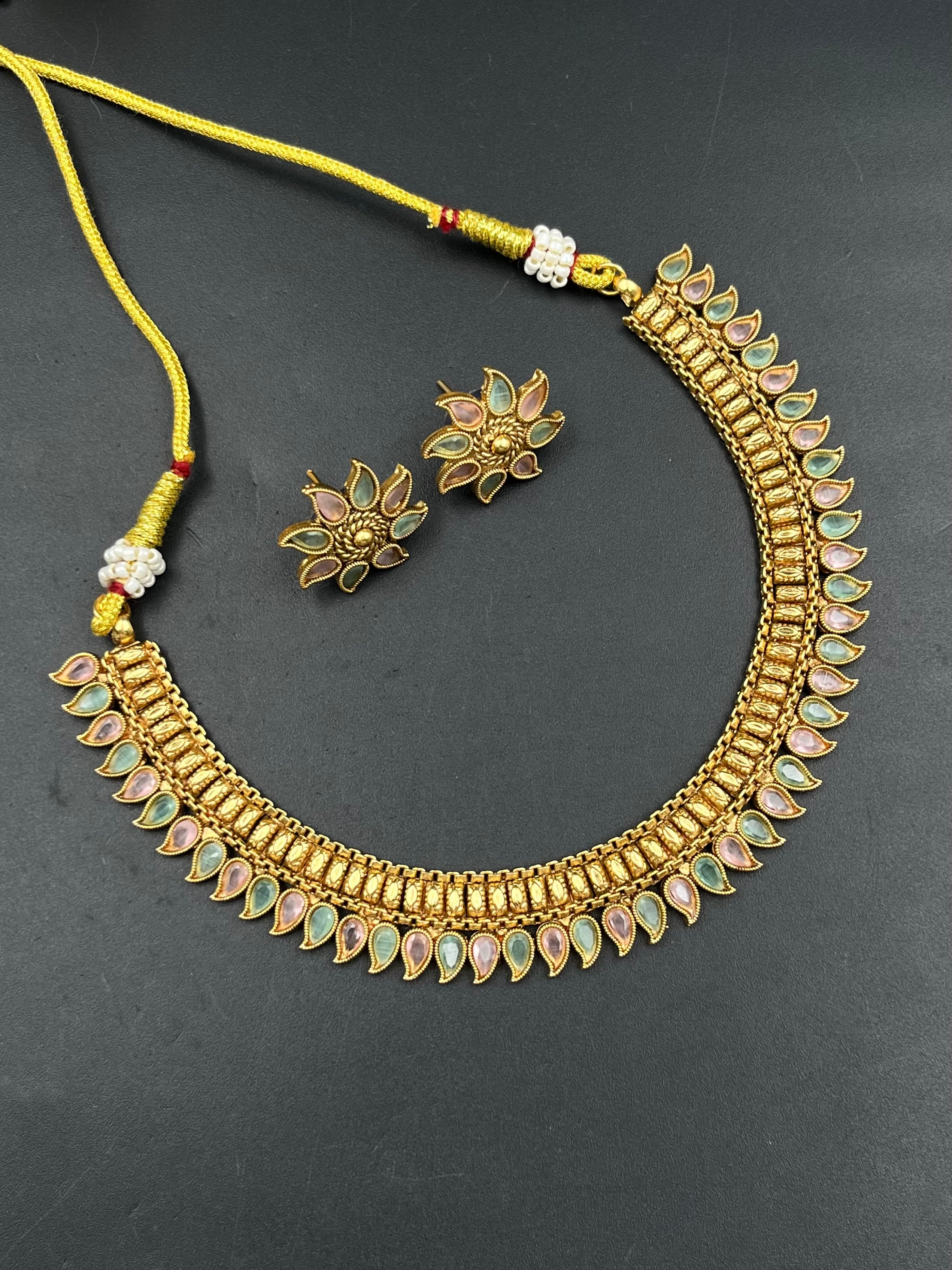 MINU NECKLACE