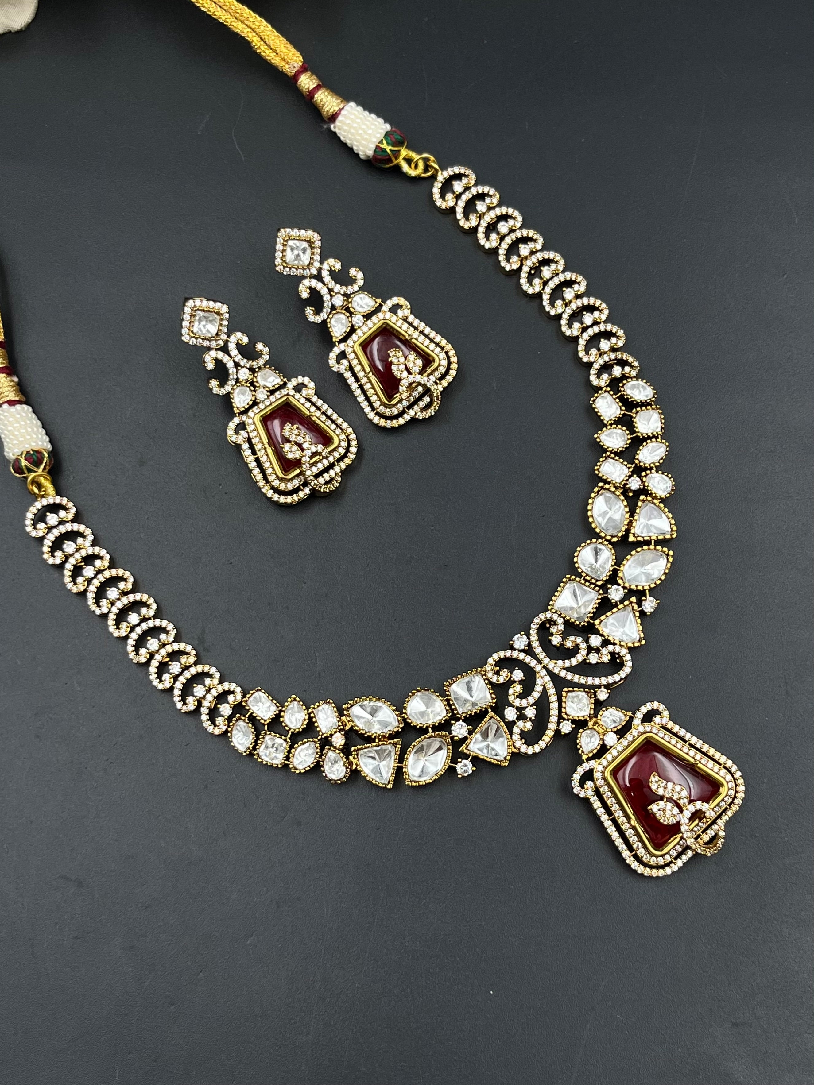 SINO NECKLACE