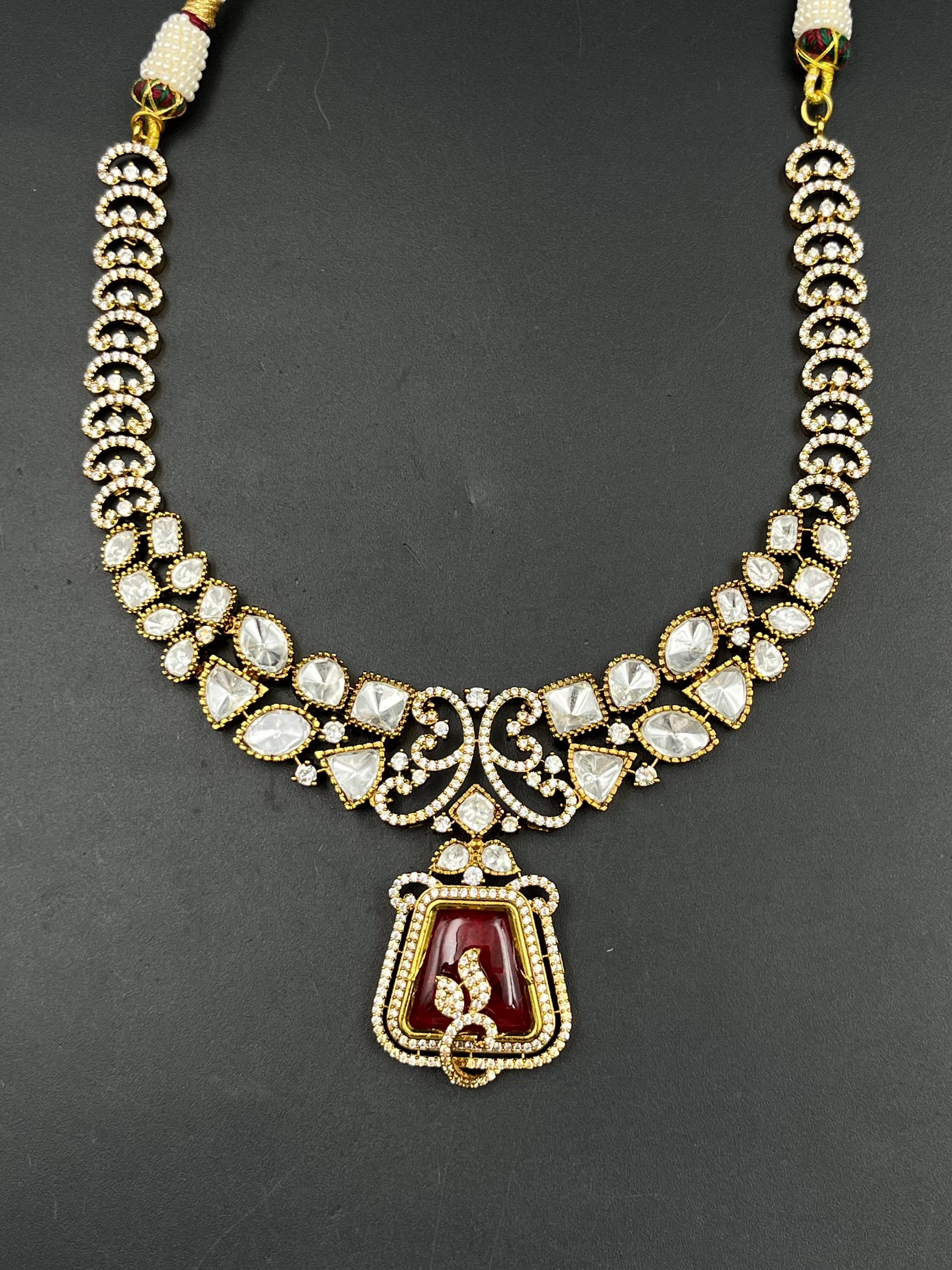 SINO NECKLACE