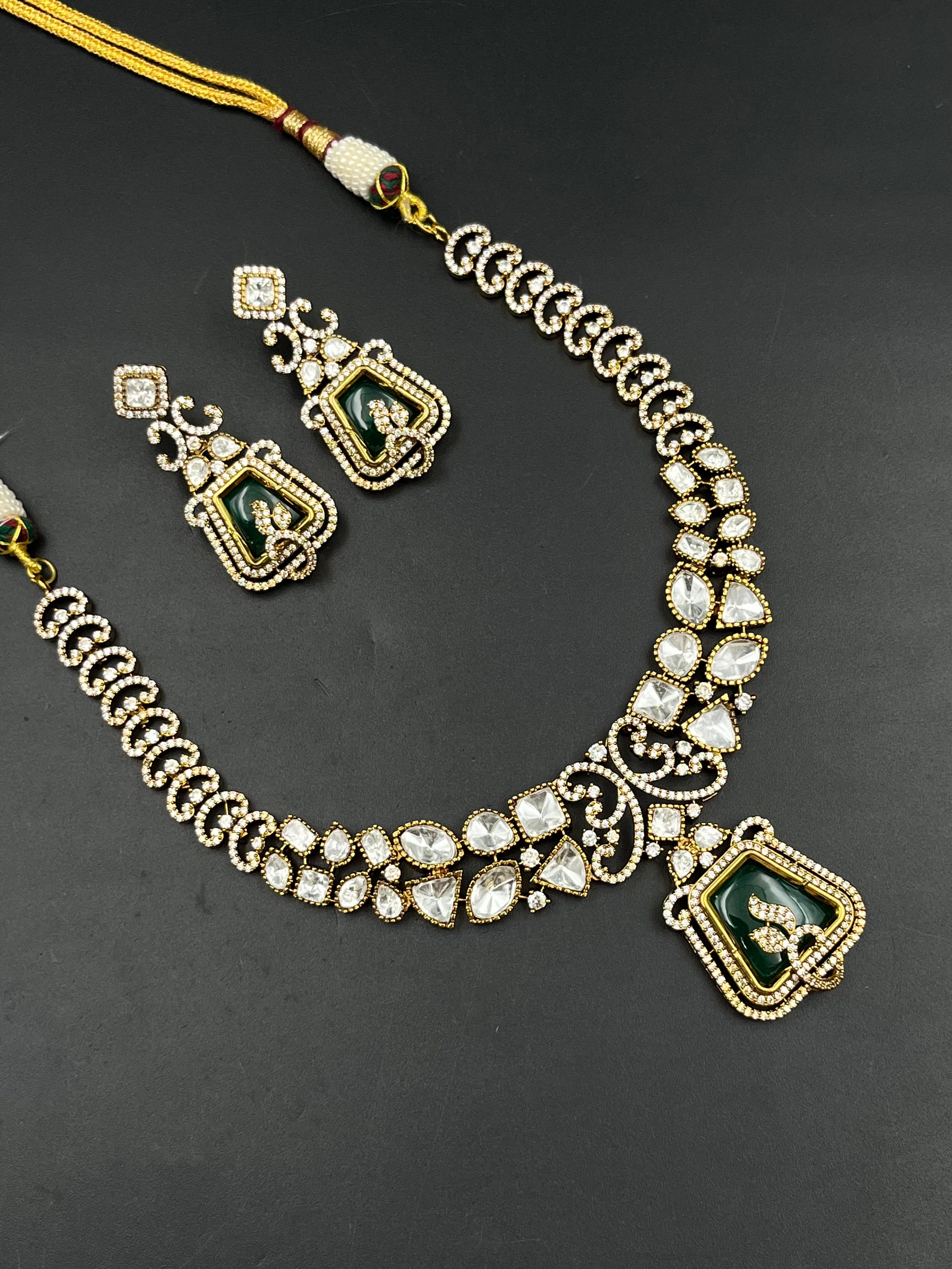SINO NECKLACE