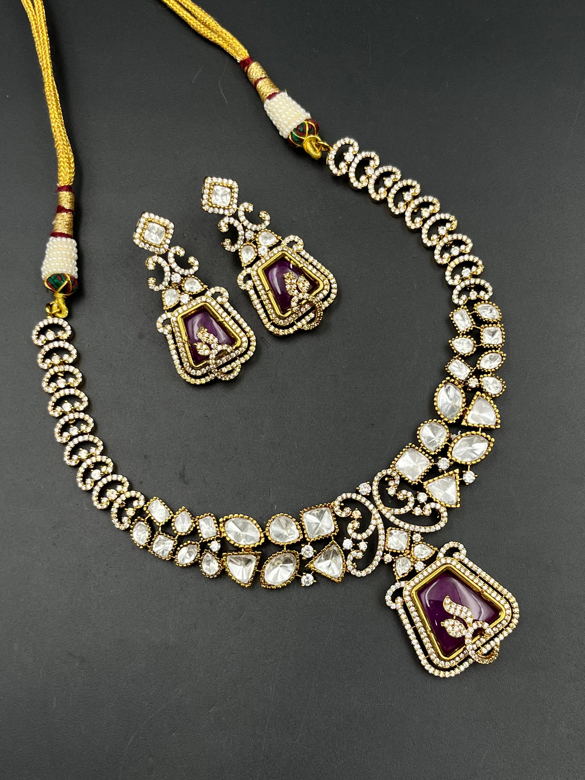 SINO NECKLACE