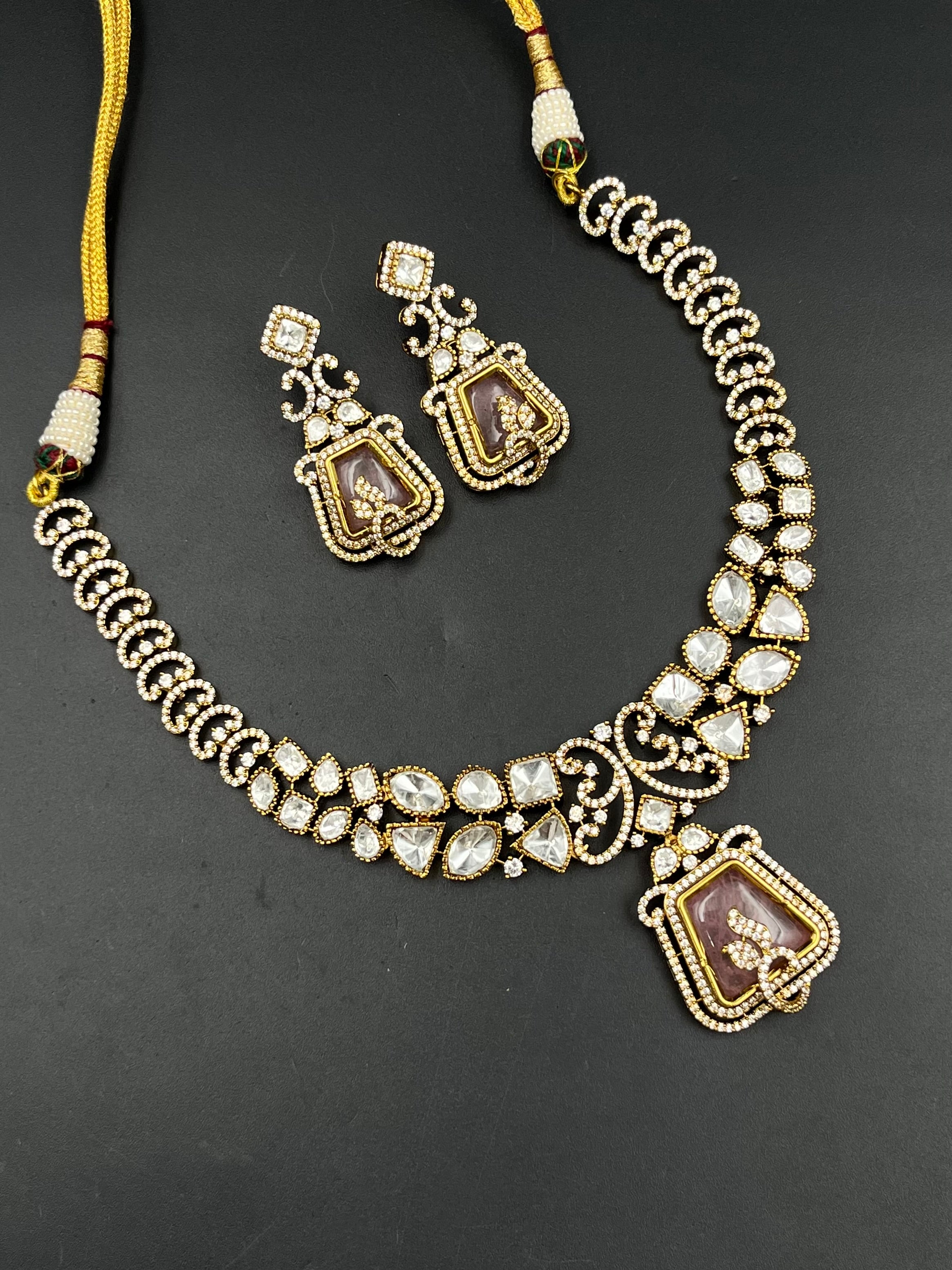 SINO NECKLACE