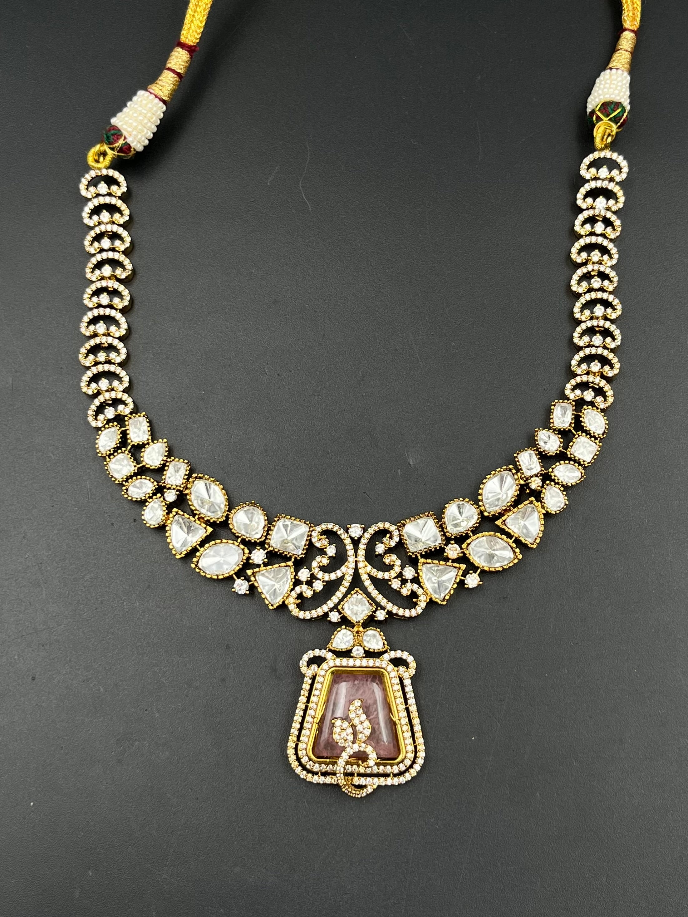 SINO NECKLACE