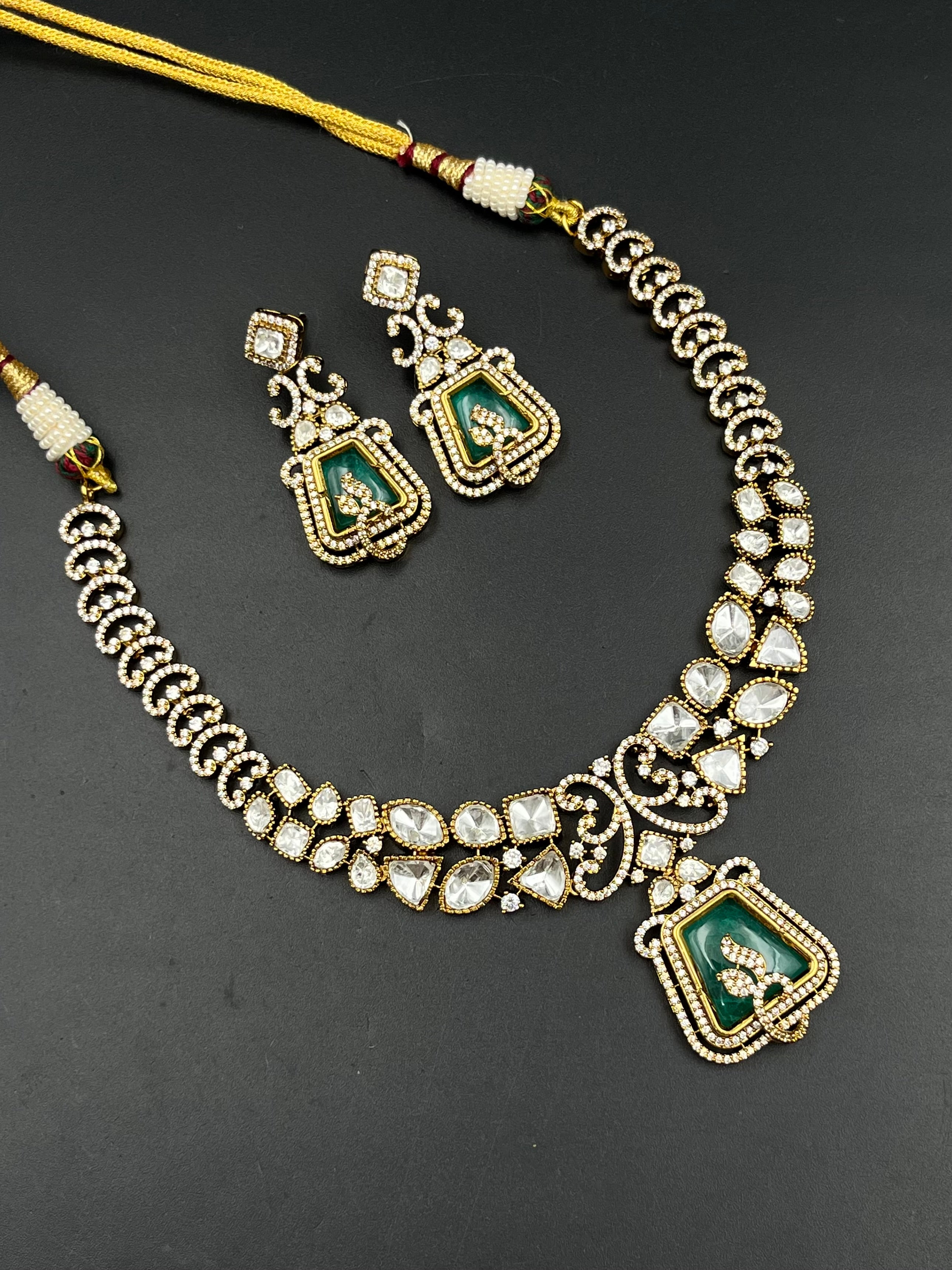 SINO NECKLACE