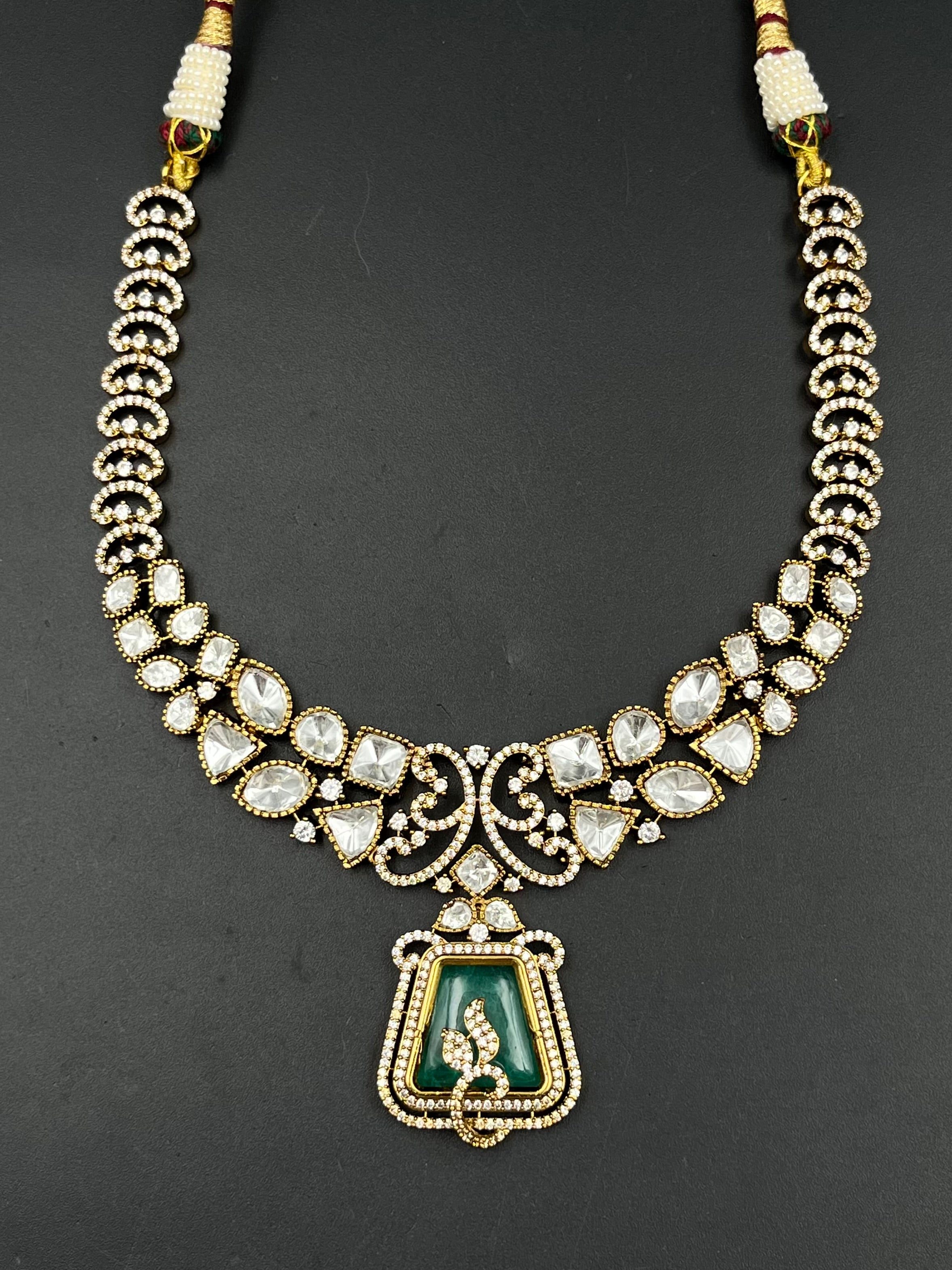 SINO NECKLACE