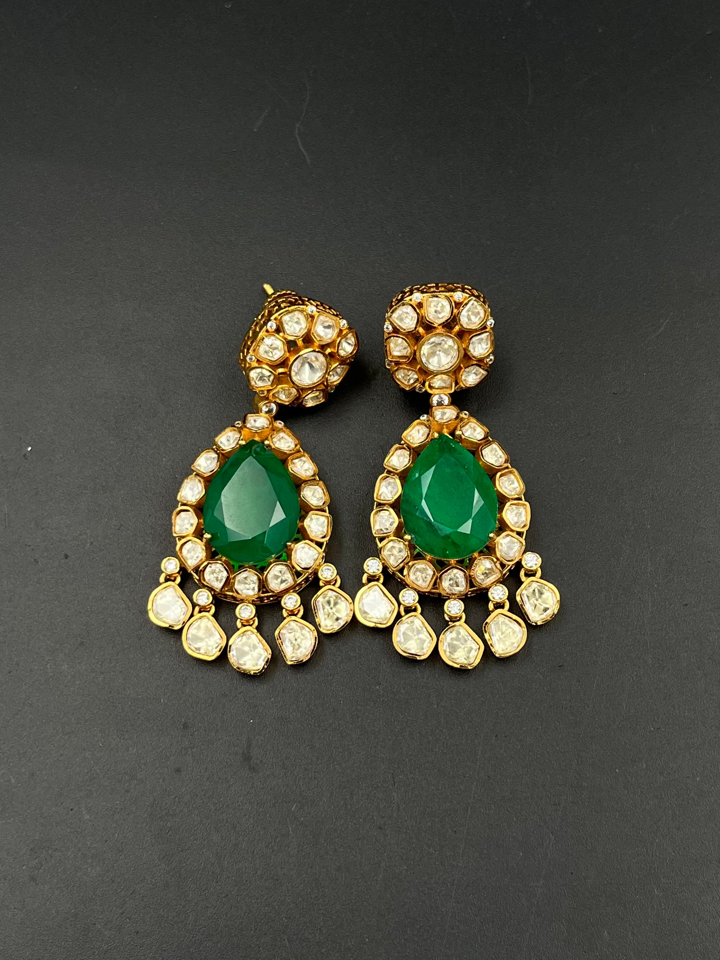 JIYA EARRING