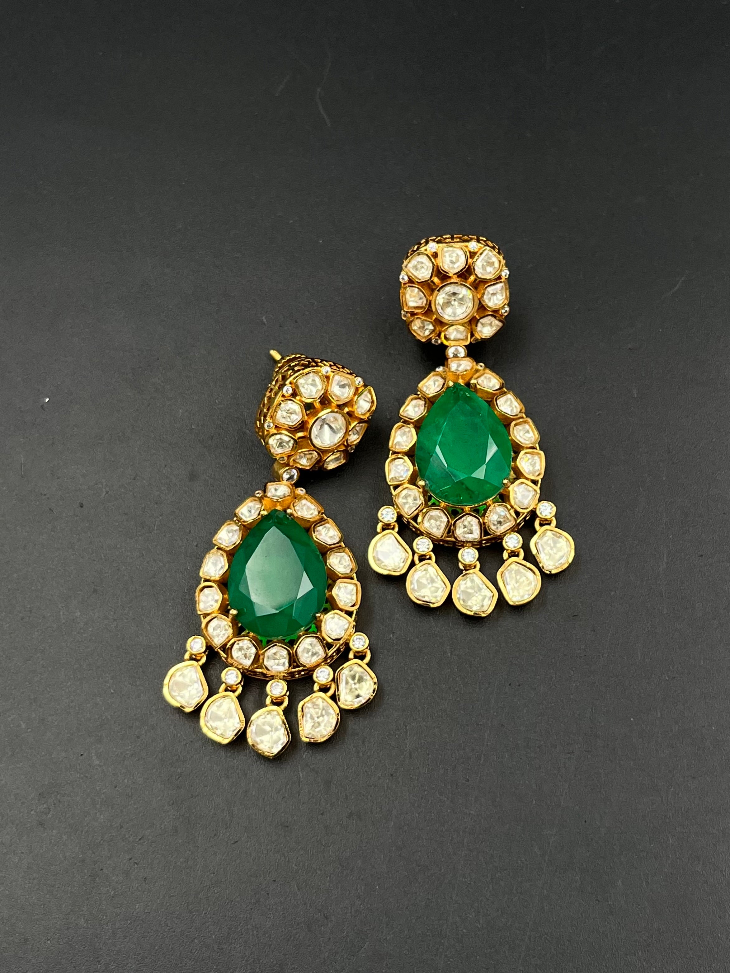 JIYA EARRING