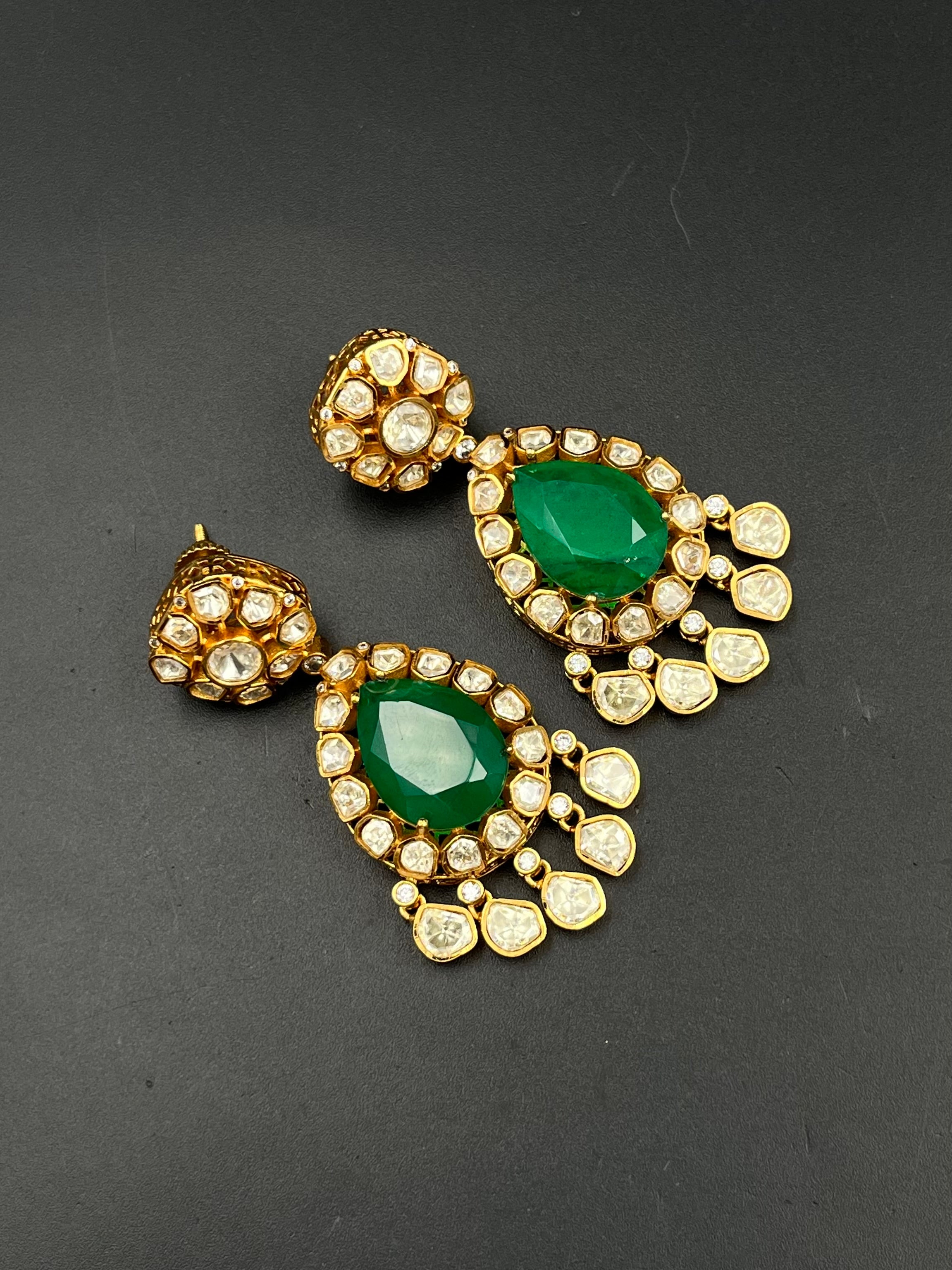 JIYA EARRING