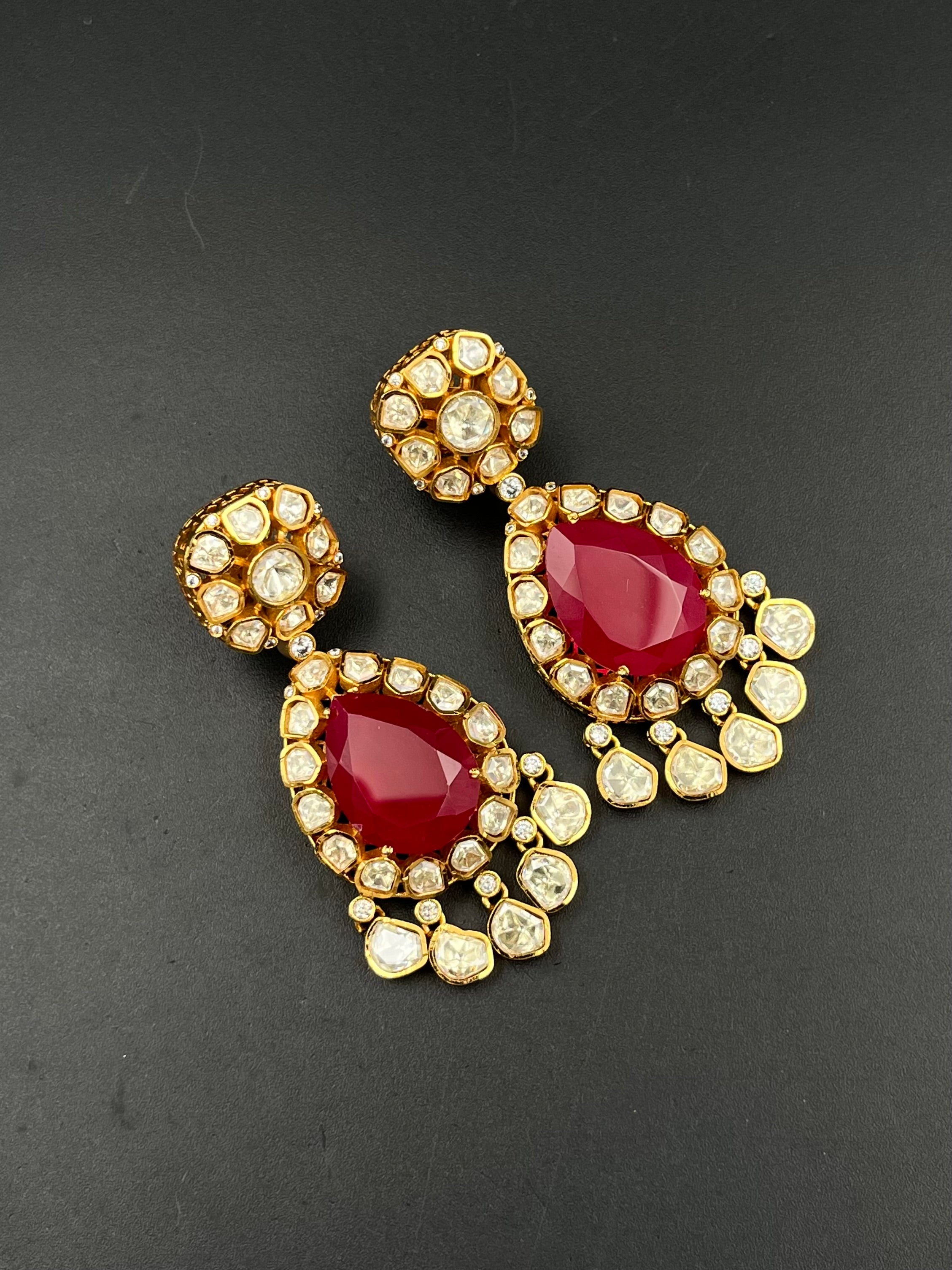 JIYA EARRING