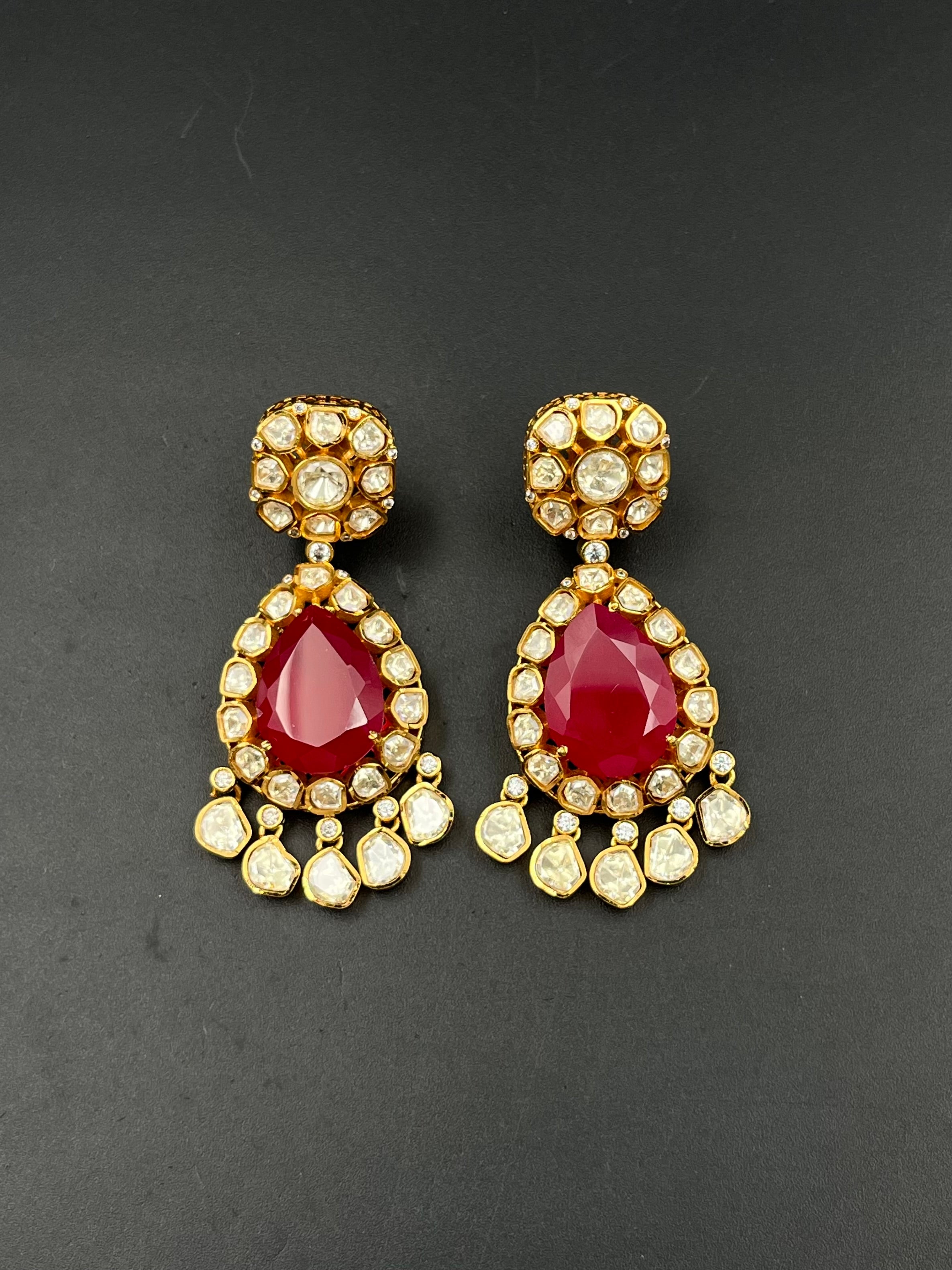 JIYA EARRING
