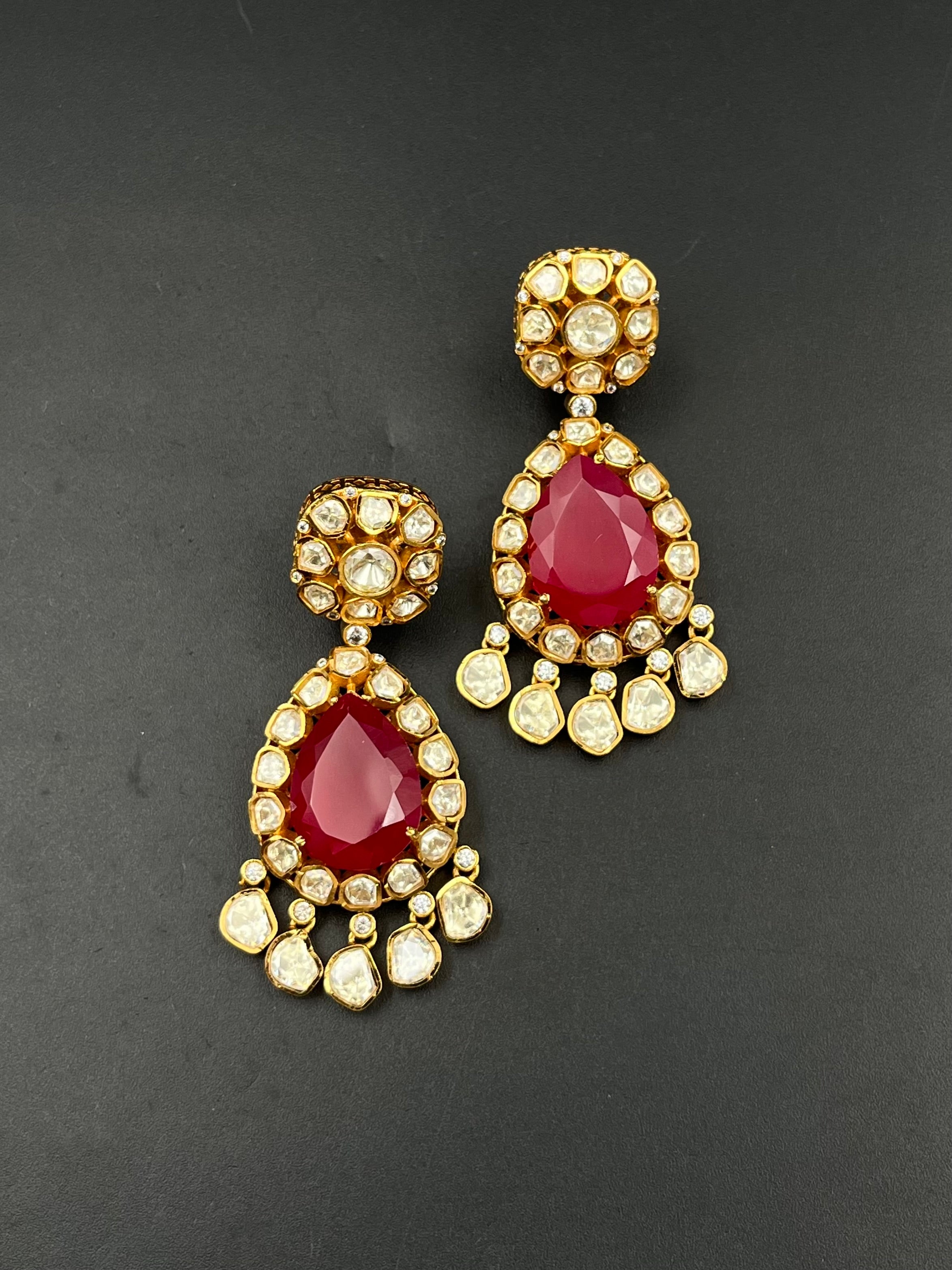 JIYA EARRING