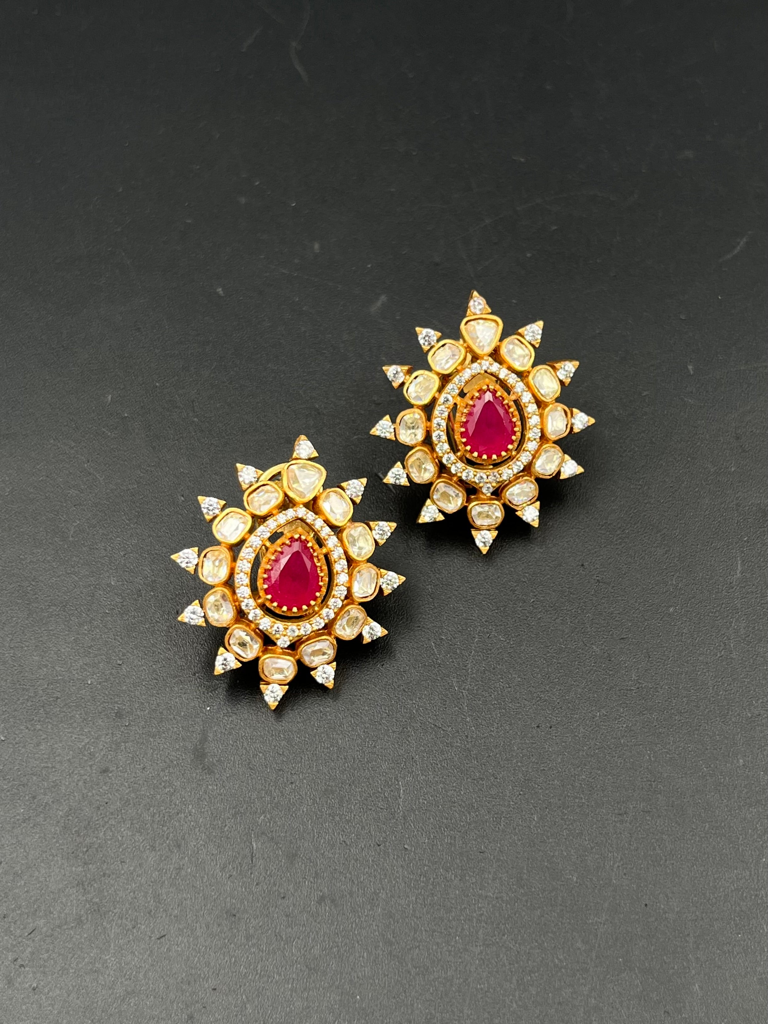 HARINA EARRING