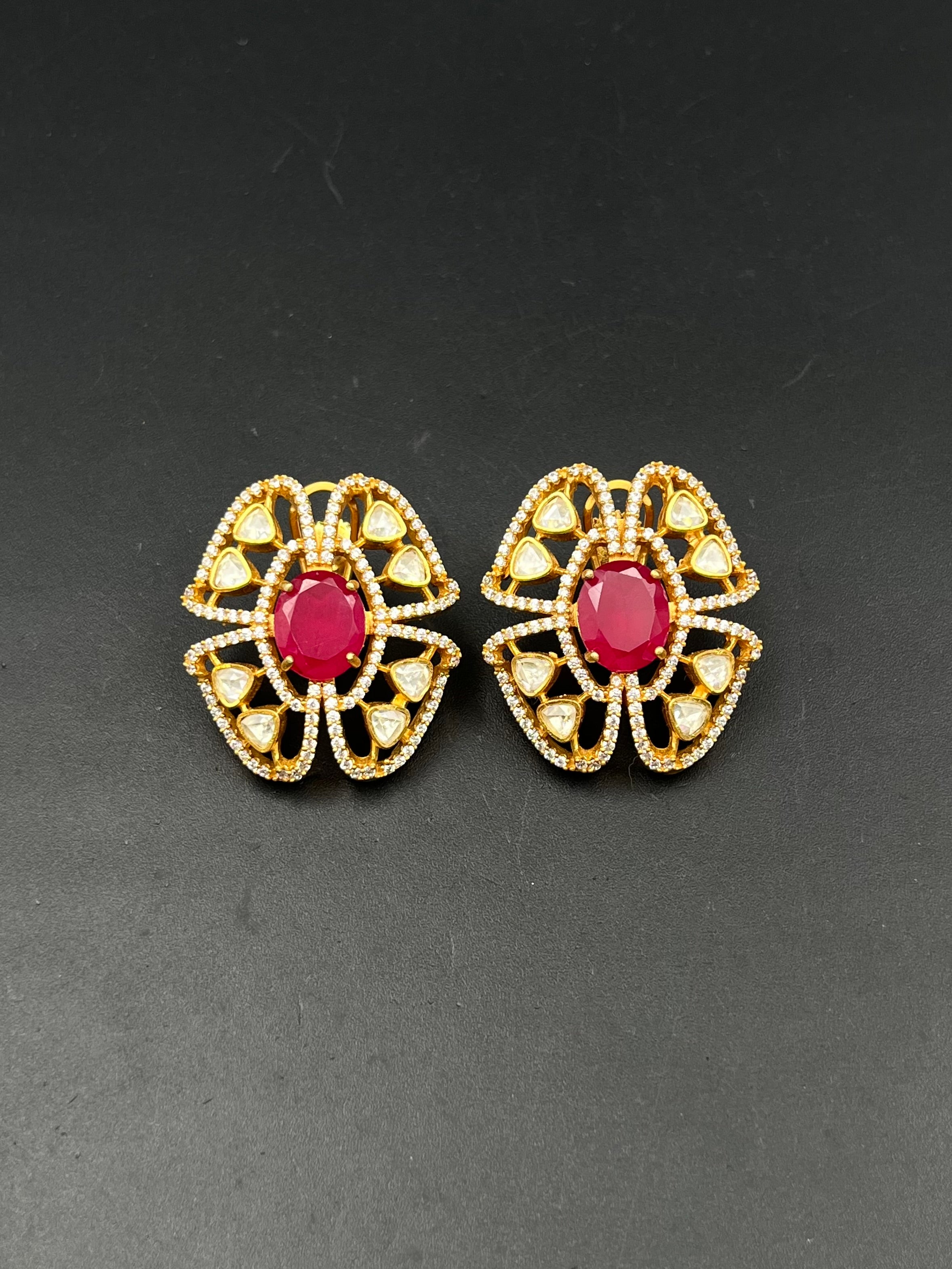 INYA EARRING