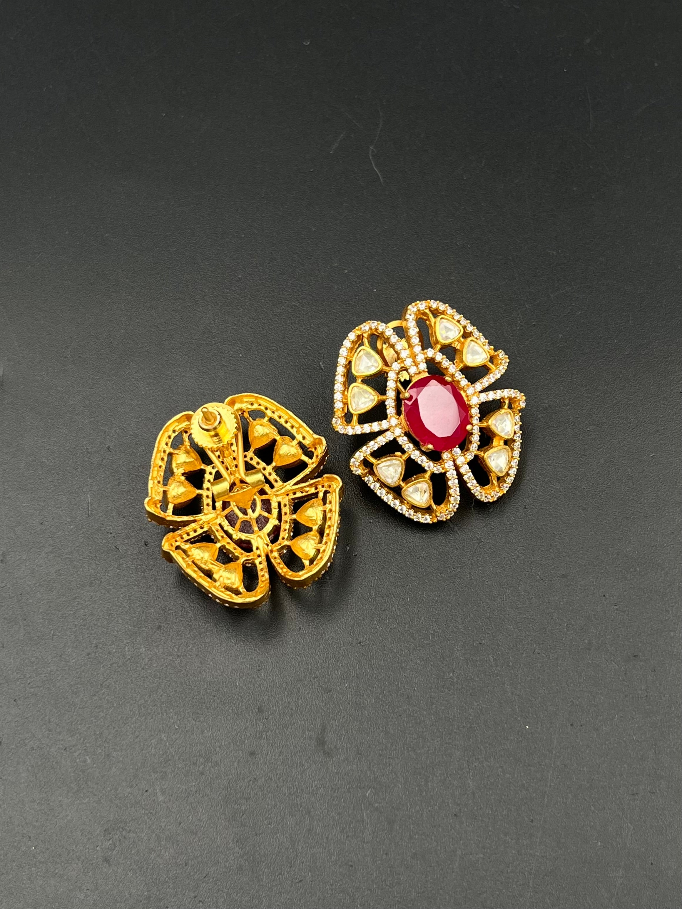INYA EARRING