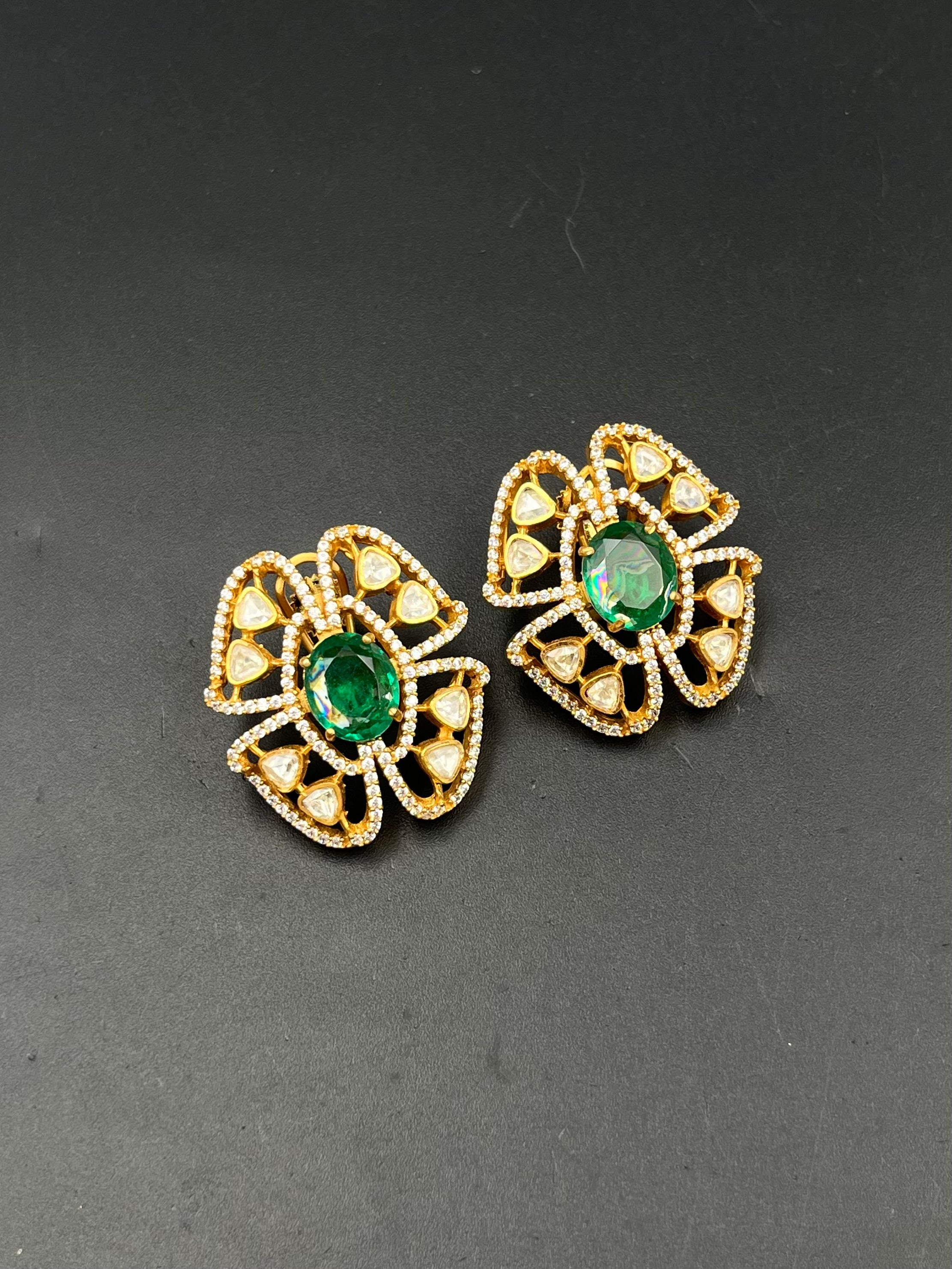 INYA EARRING